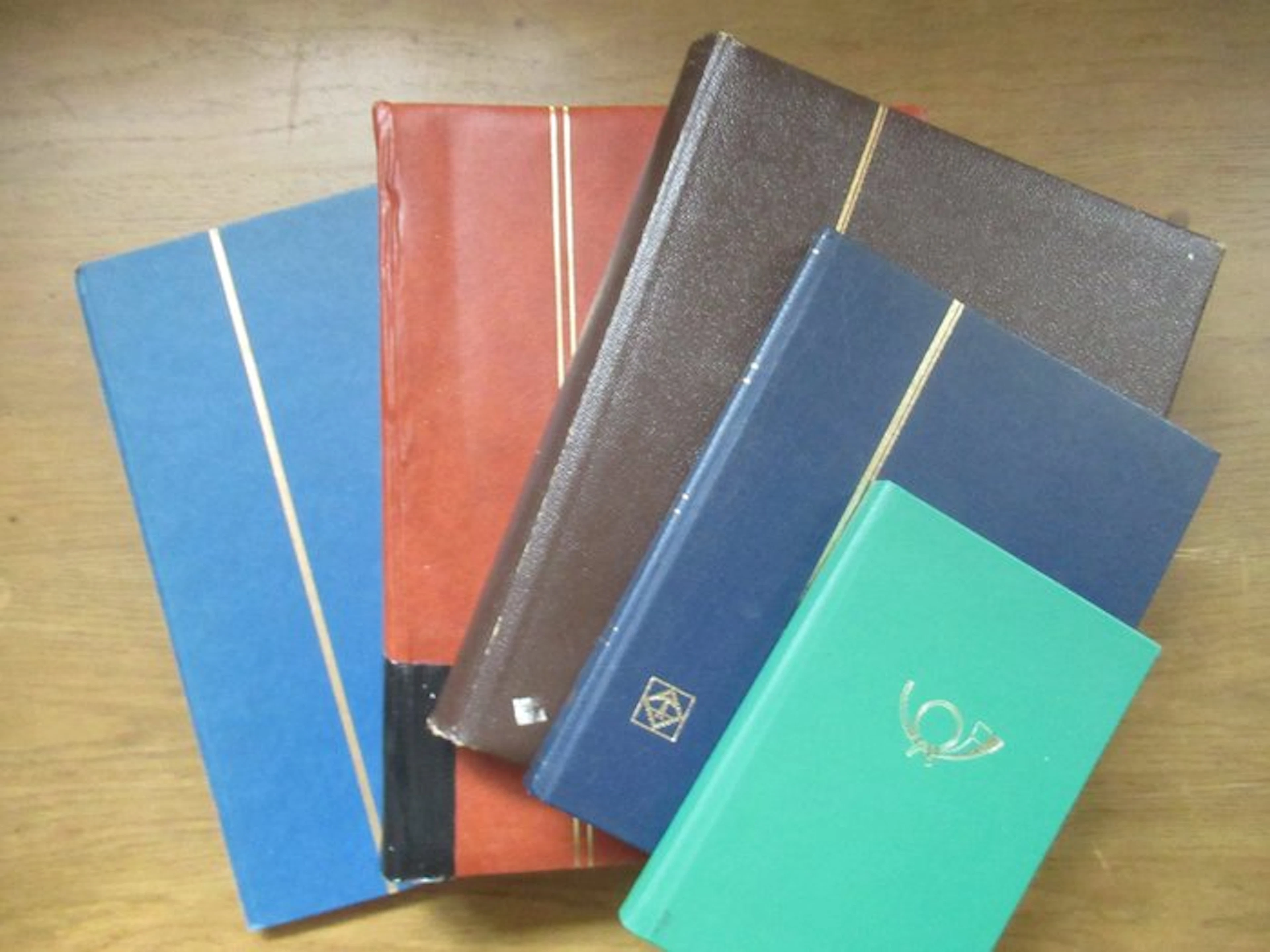 World - World collection in stock books