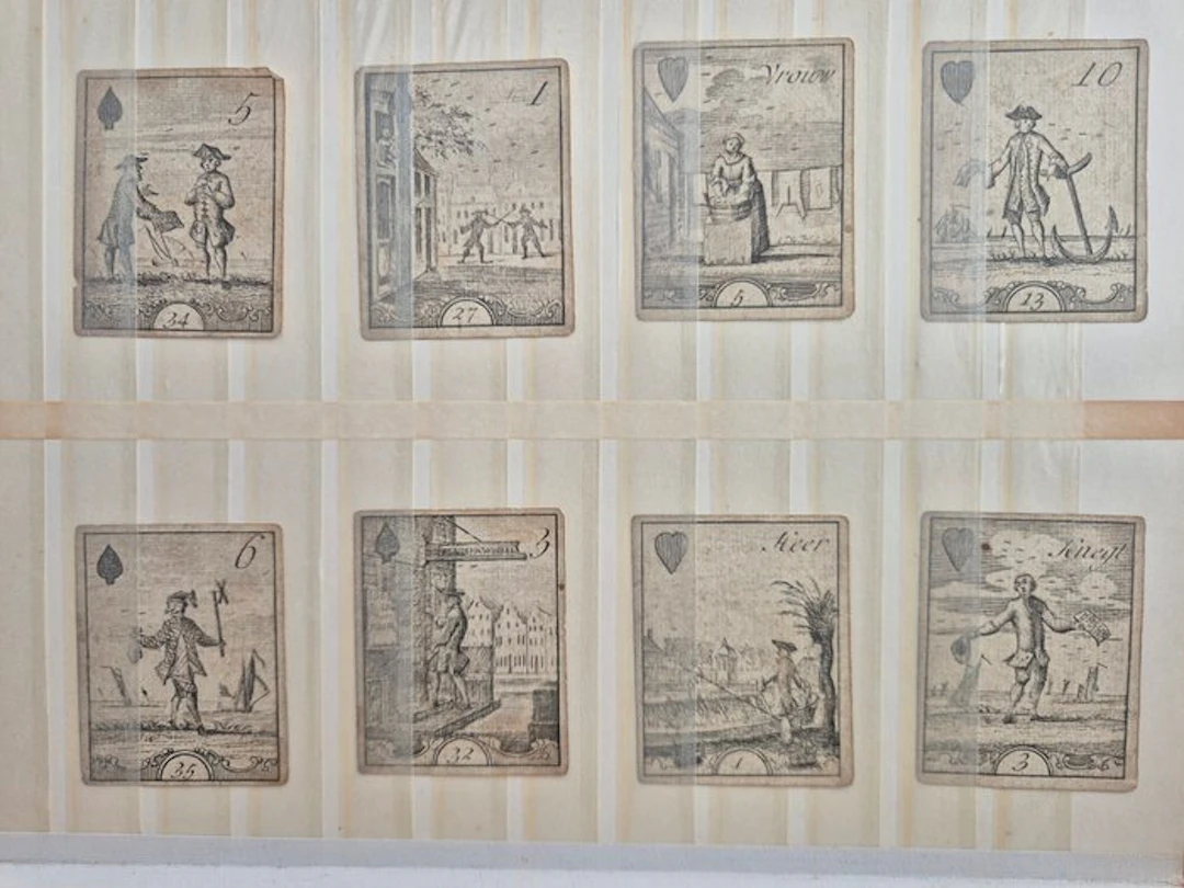 Playing cards - Paper
