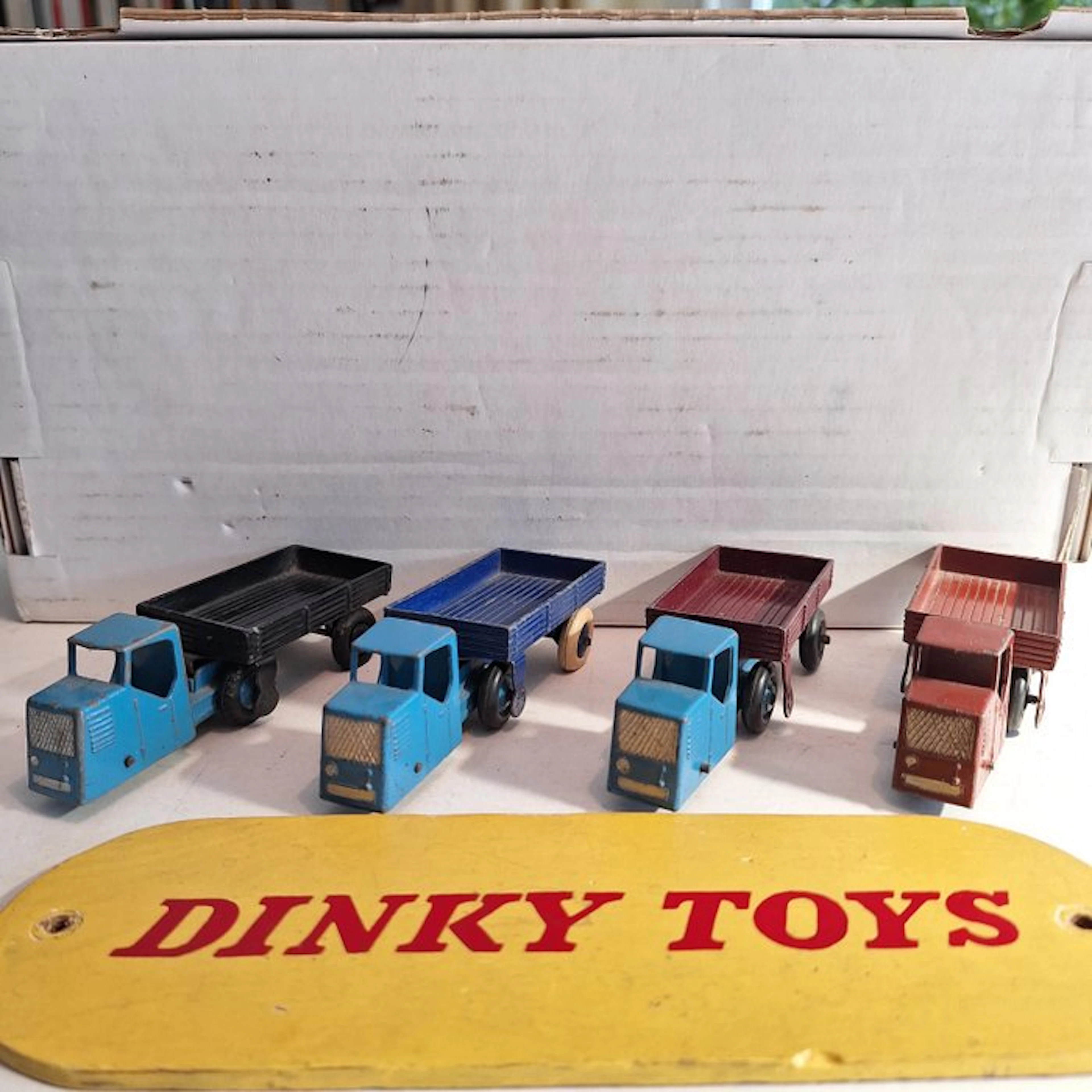 Dinky Toys 1:43 - Model car (4) - Dinky Toys - Mechanical Horse with Open Wagon