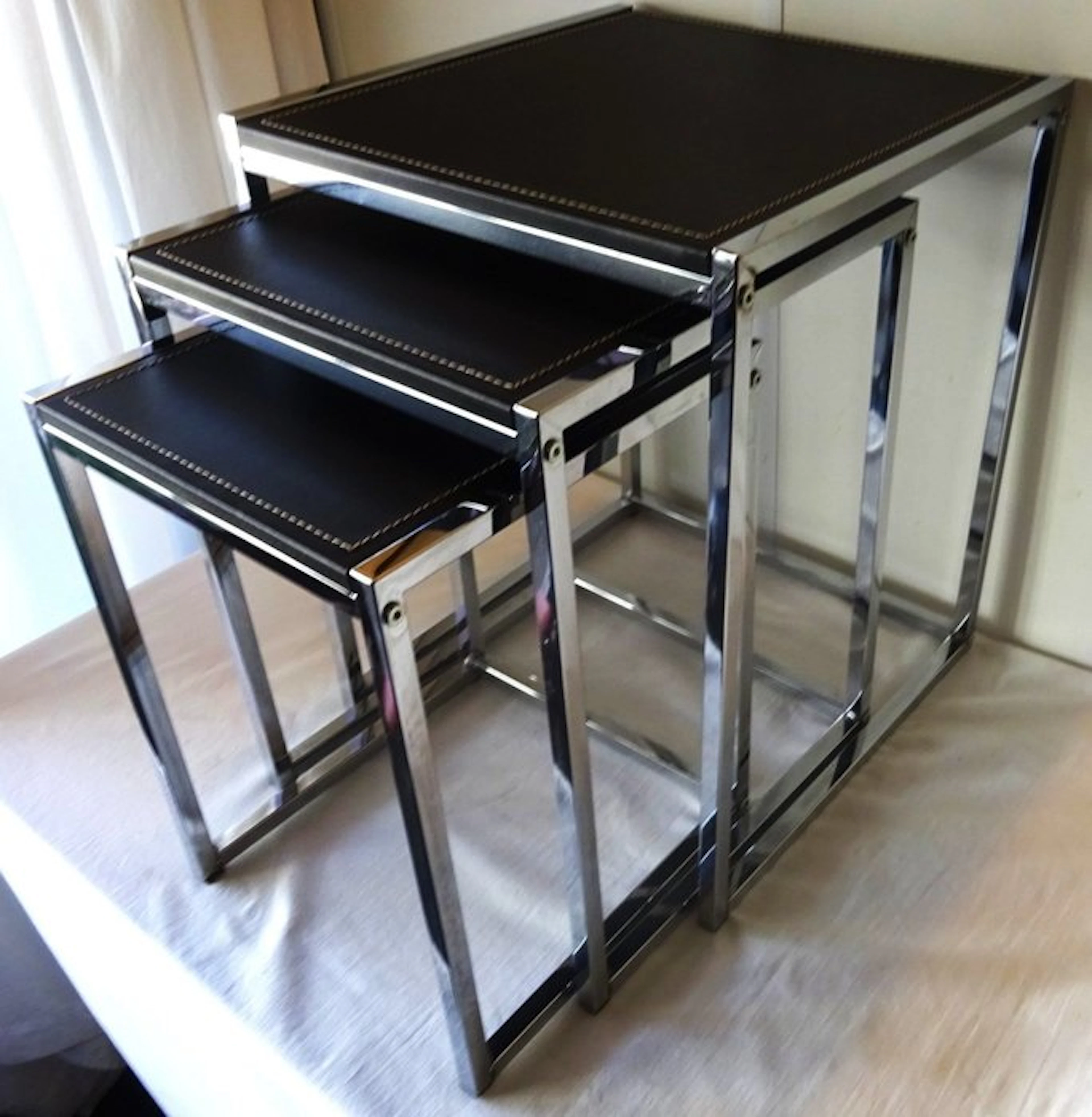 Nesting tables (3) - Steel, Chrome, Synthetic leather - Milo Baughman style