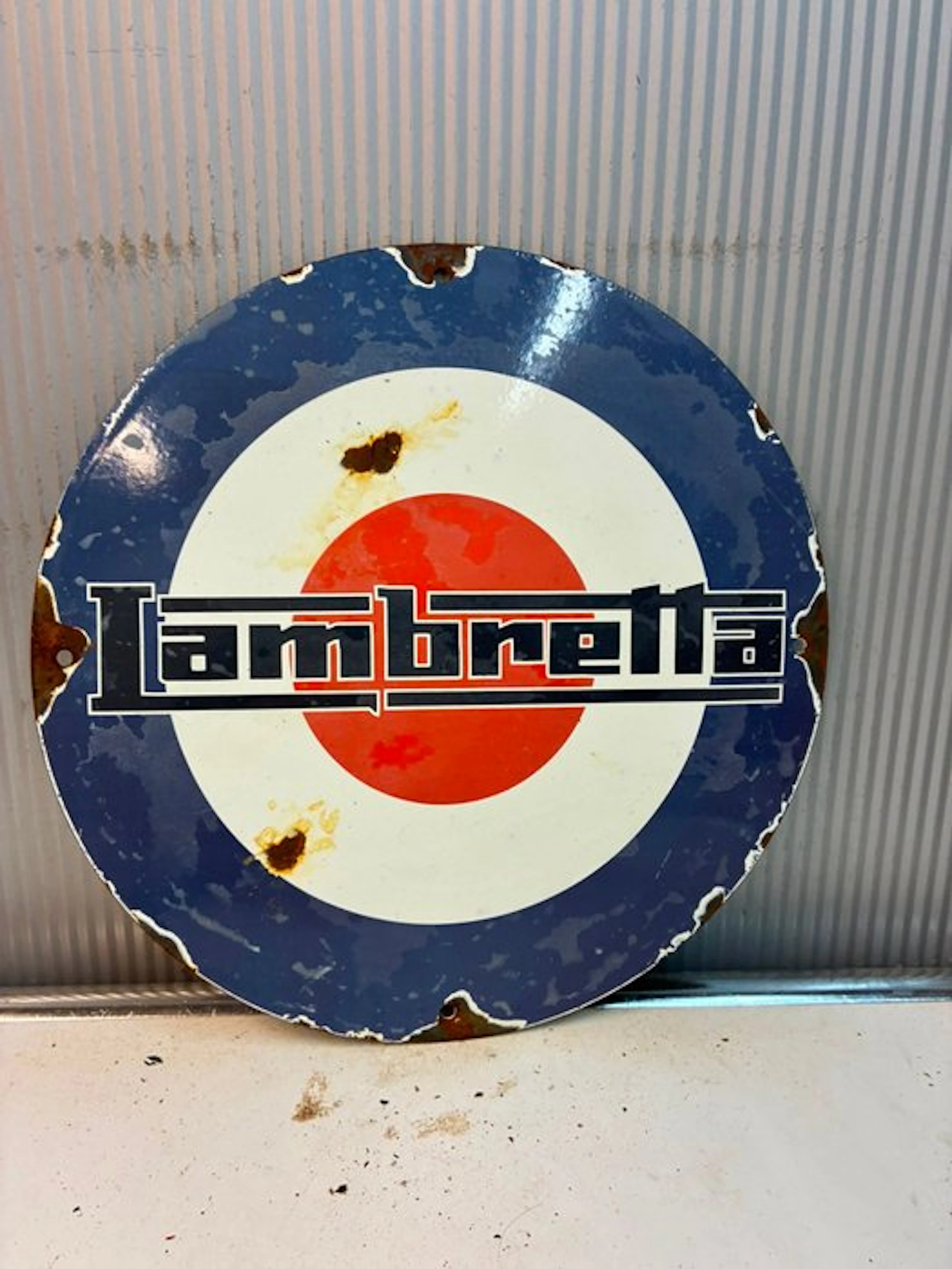 Rond Lambretta emaille reclamebord - Enamel sign - Enamel