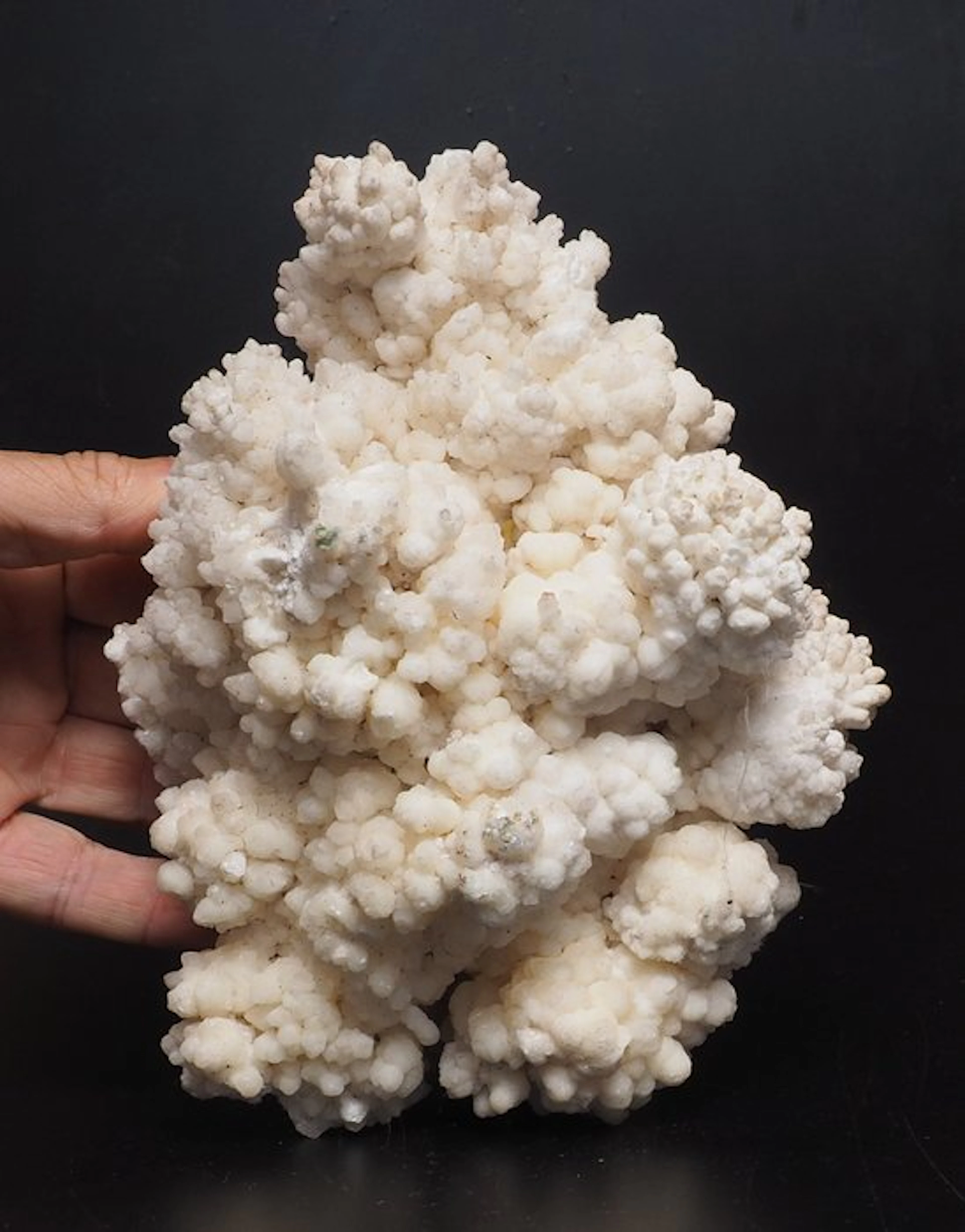Calcite Crystal cluster - Height: 20 cm - Width: 15 cm- 1.5 kg