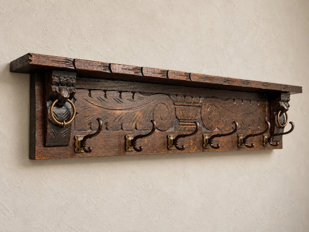 Mechelse kapstok met karakteristieke haken - Coat rack...