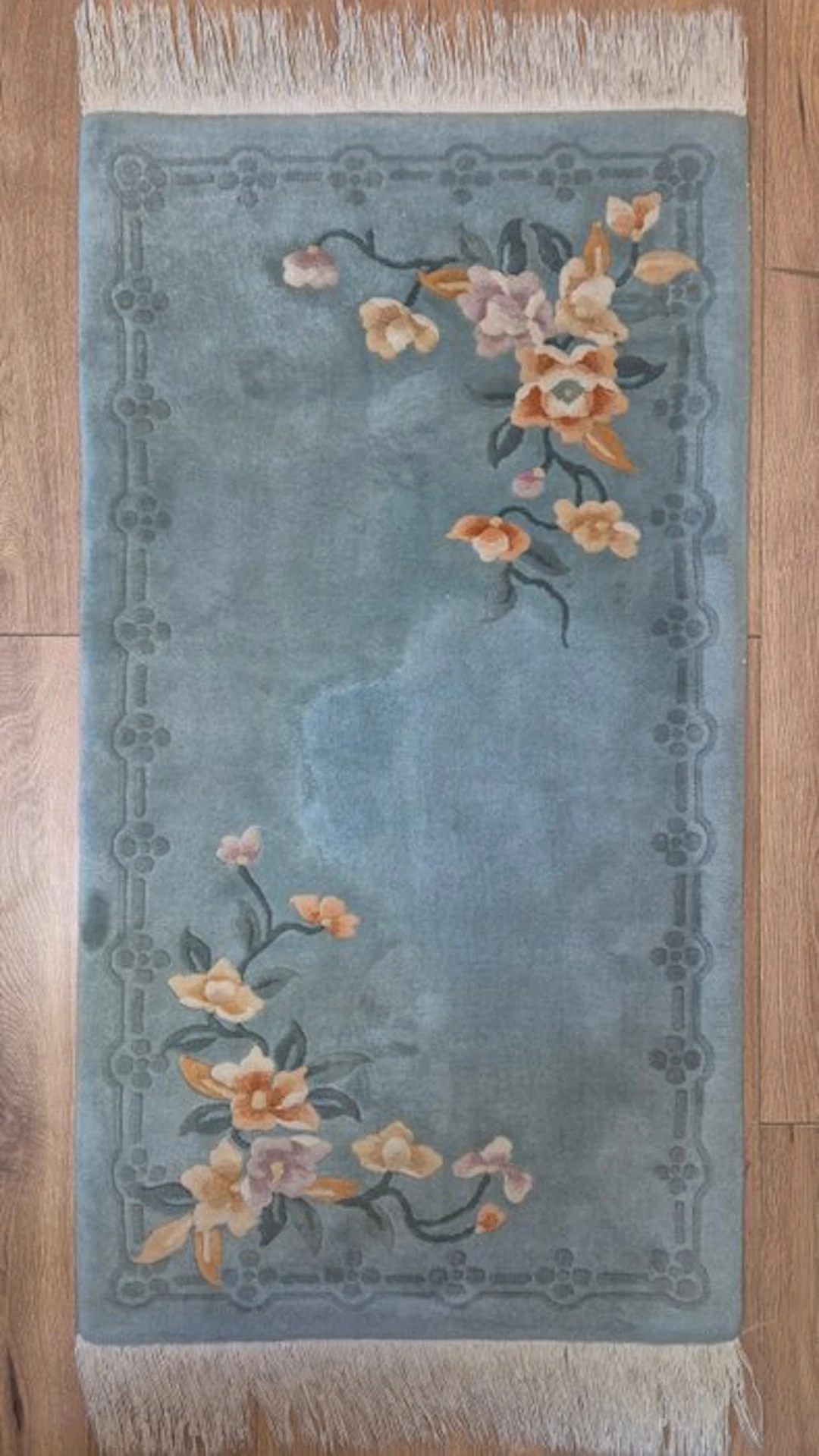 Exclusive hand-knotted Oriental rug