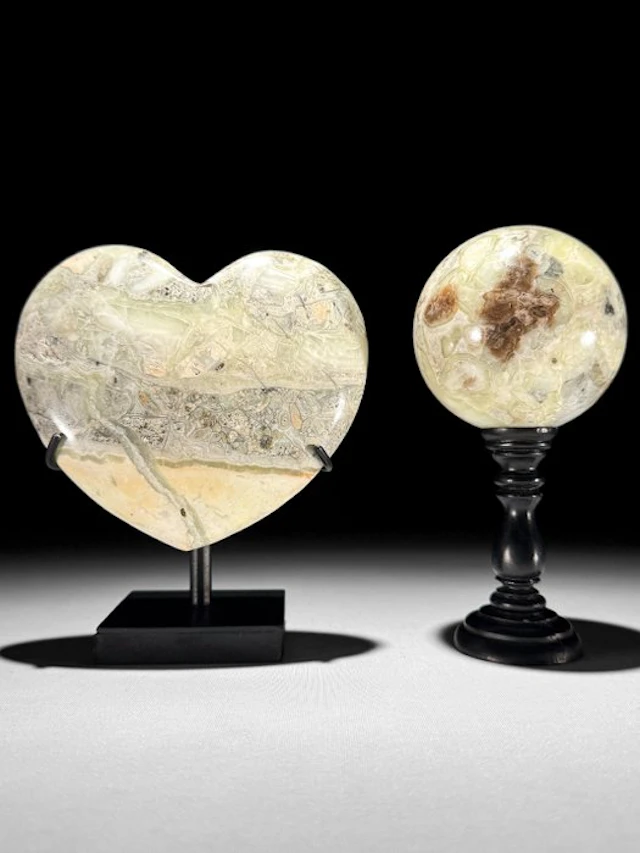 NO RESERVE PRICE - Wonderful Pair of Onyx Heart-shape...