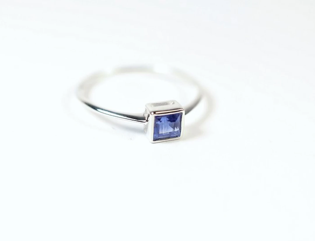Kyanite Ring / new- 0.94 g - (1)
