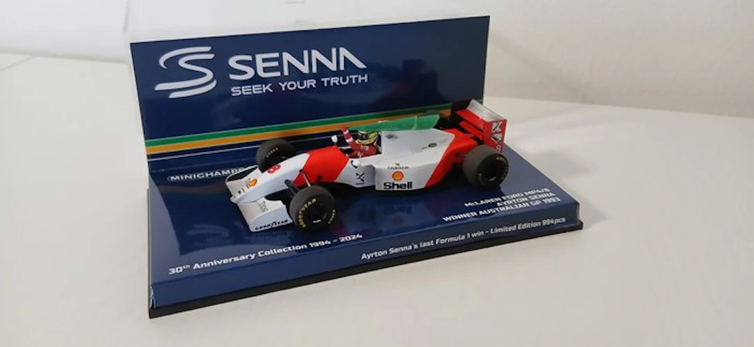 MiniChamps 1:43 - Model race car - McLaren Ford MP4/8...