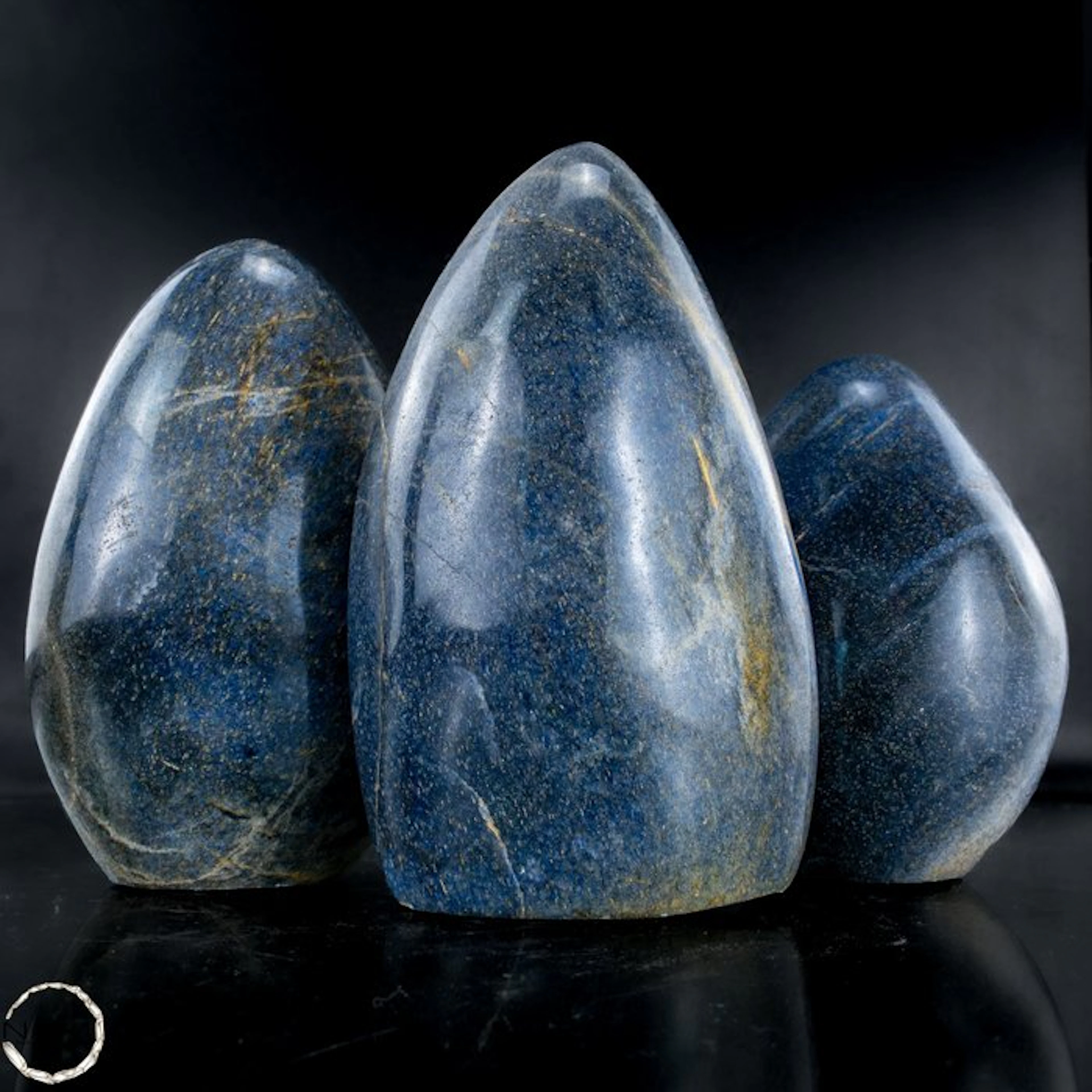 K2 Freeform Set – Rare natural artworks with azurite from Madagascar – Obelisk