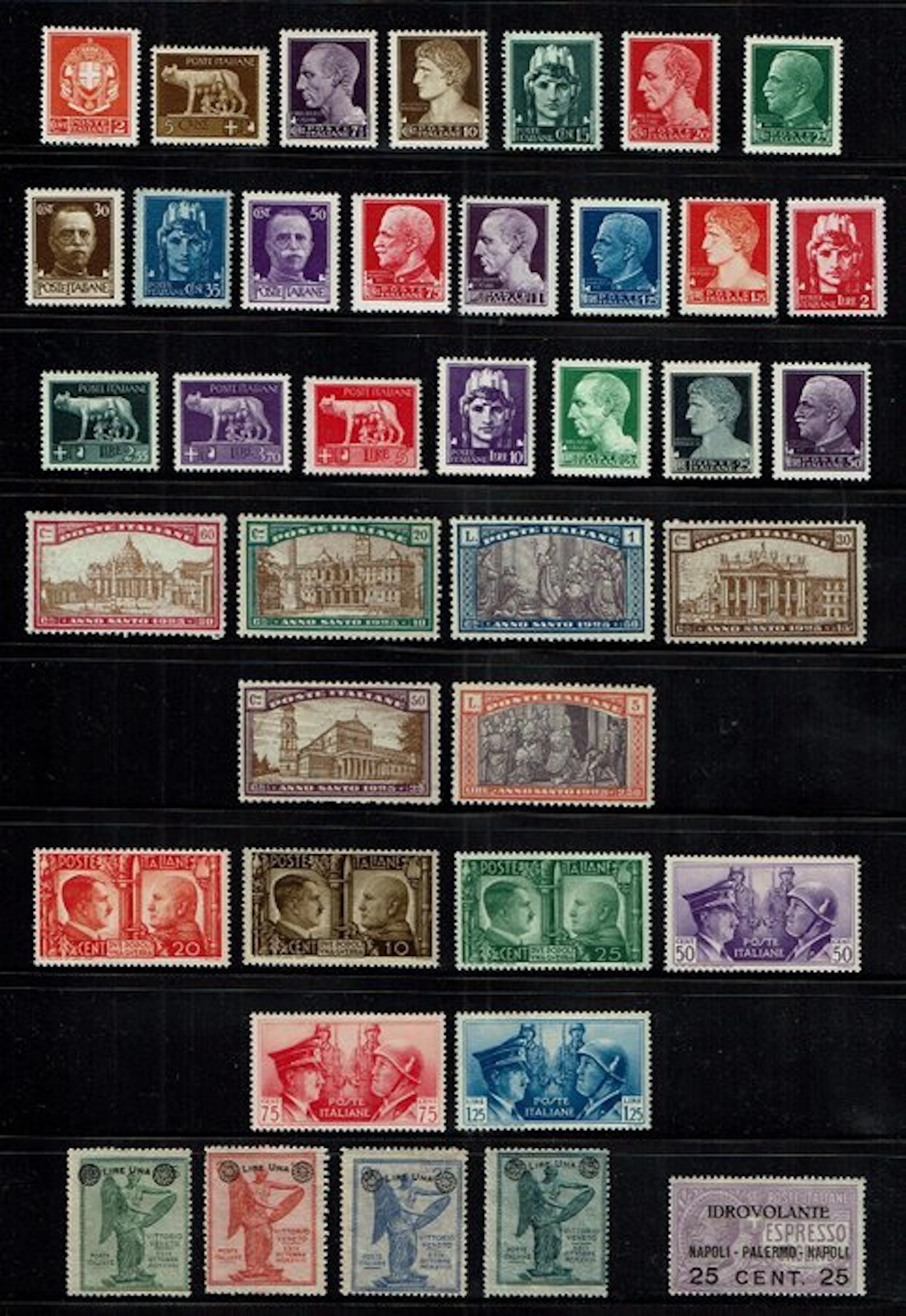 Italy Kingdom 1924/1940 - Lot of stamps in complete sets. MNH.