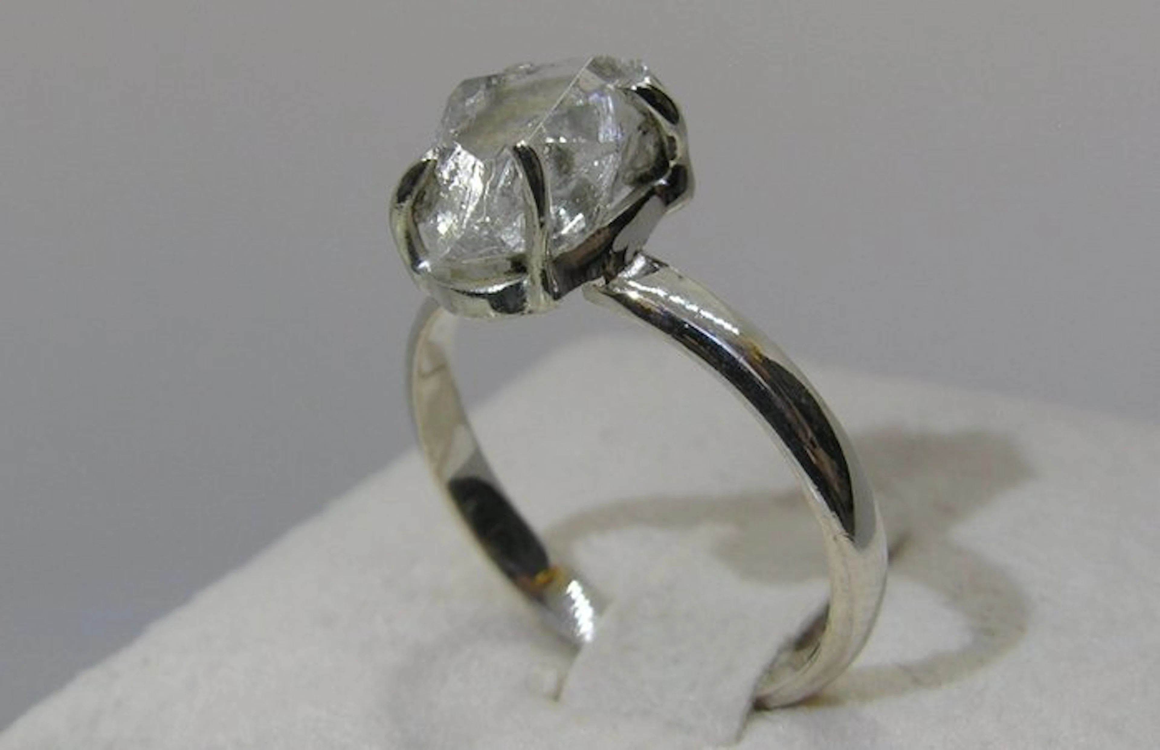 Herkimer Diamond Ring - Height: 25.7 mm - Width: 20 mm- 2.3 g - (1)