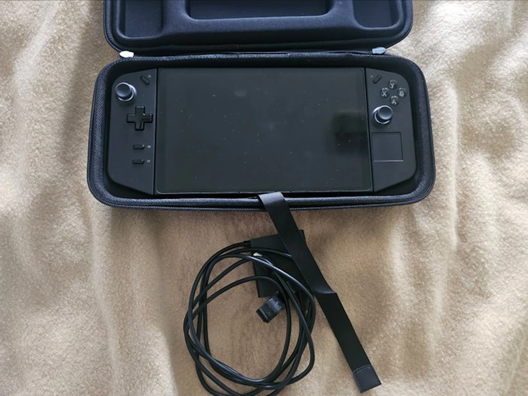 Lenovo Legion Go 1TB - Computer - Protective travel case