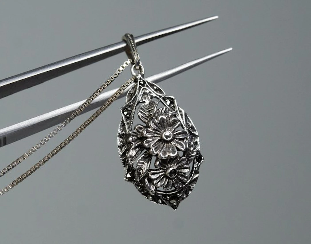 - 935 silver - Markasite - Necklace with pendant