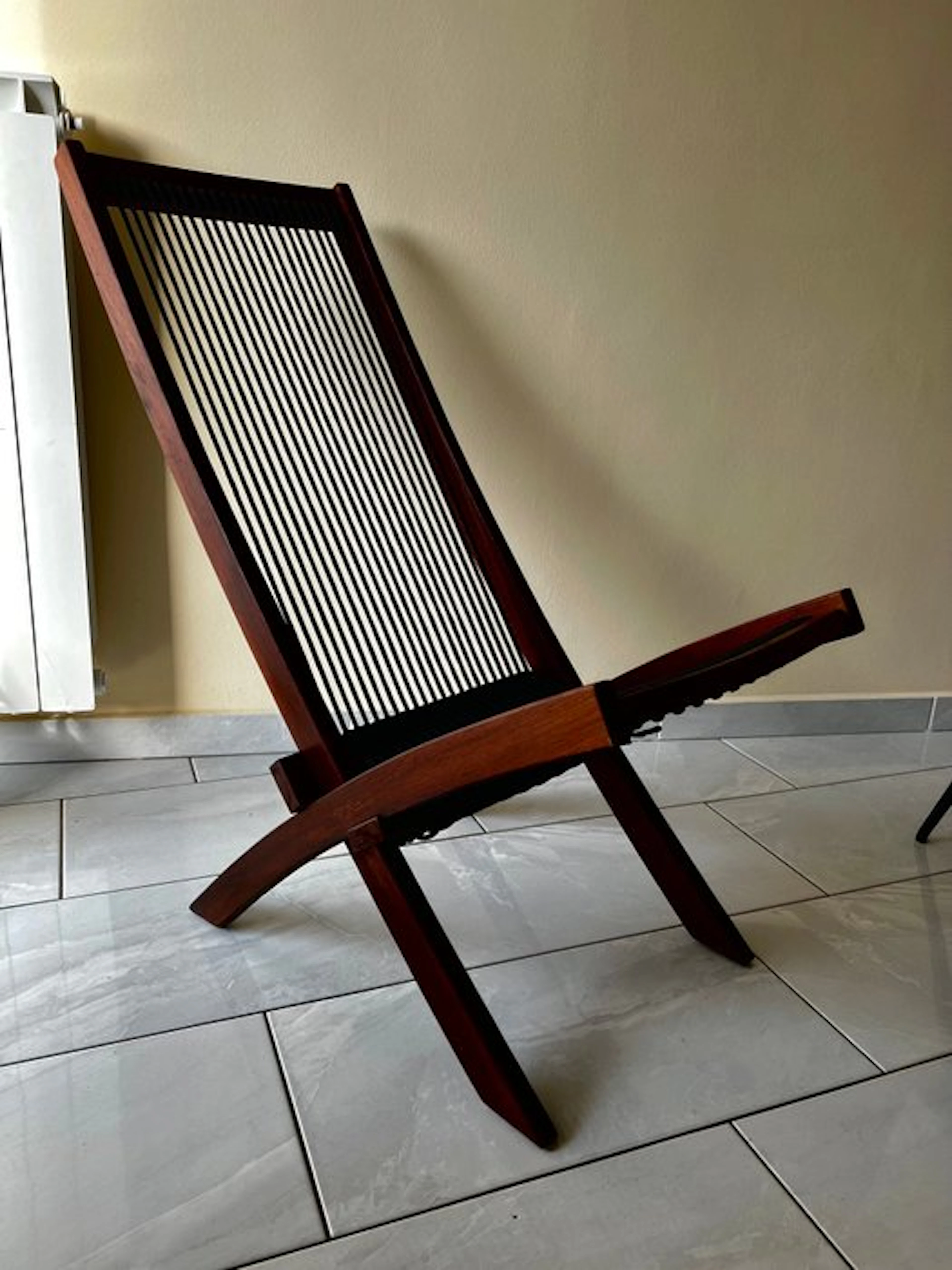 Lounge chair - Scisor Style Folding String Lounge Chair...