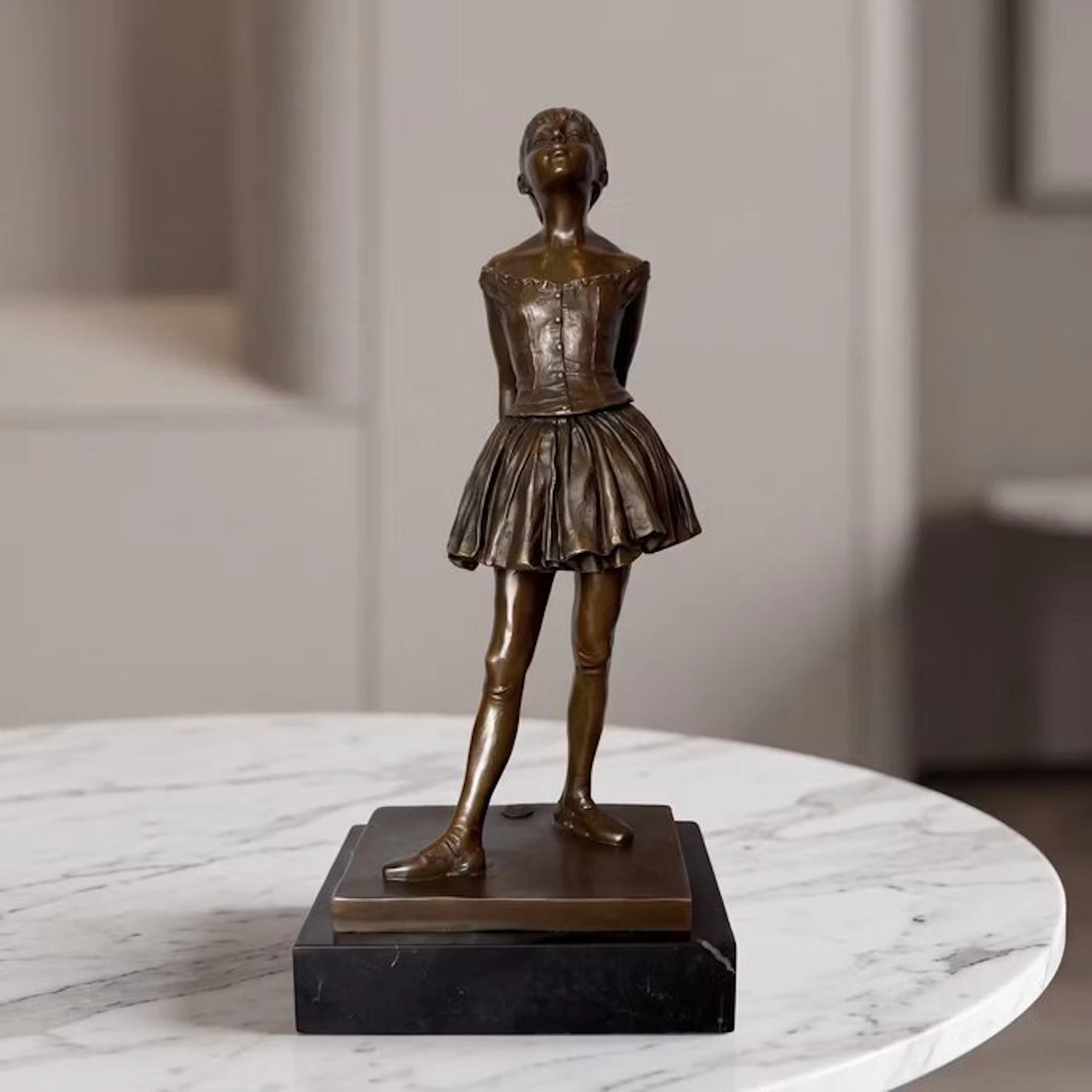 Statue, Jonge danseres 38 cm - 38 cm - Bronze, Marble
