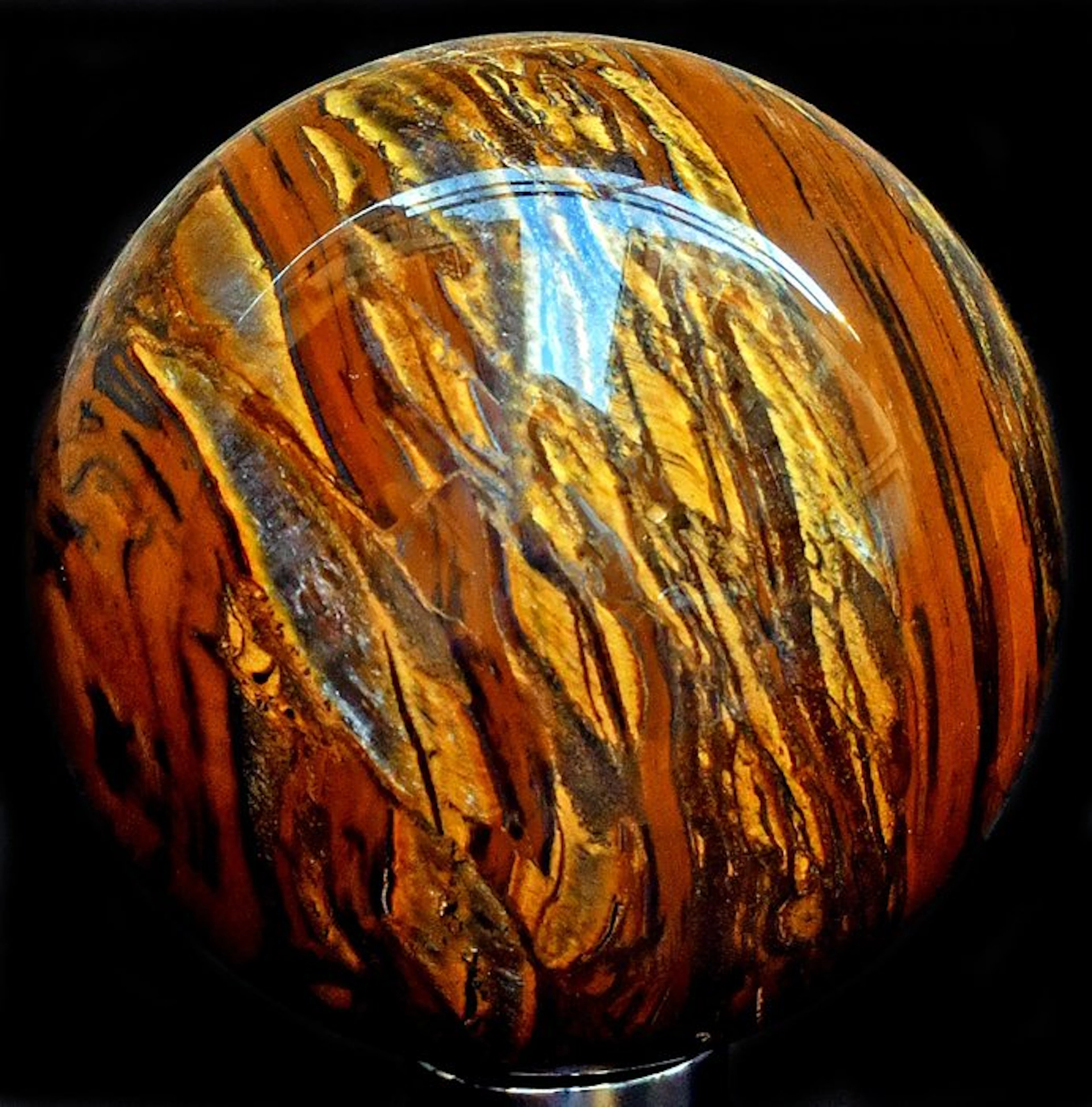 First quality Tiger's Eyes sphere - Height: 7.8 cm - Width: 7.8 cm- 749 g