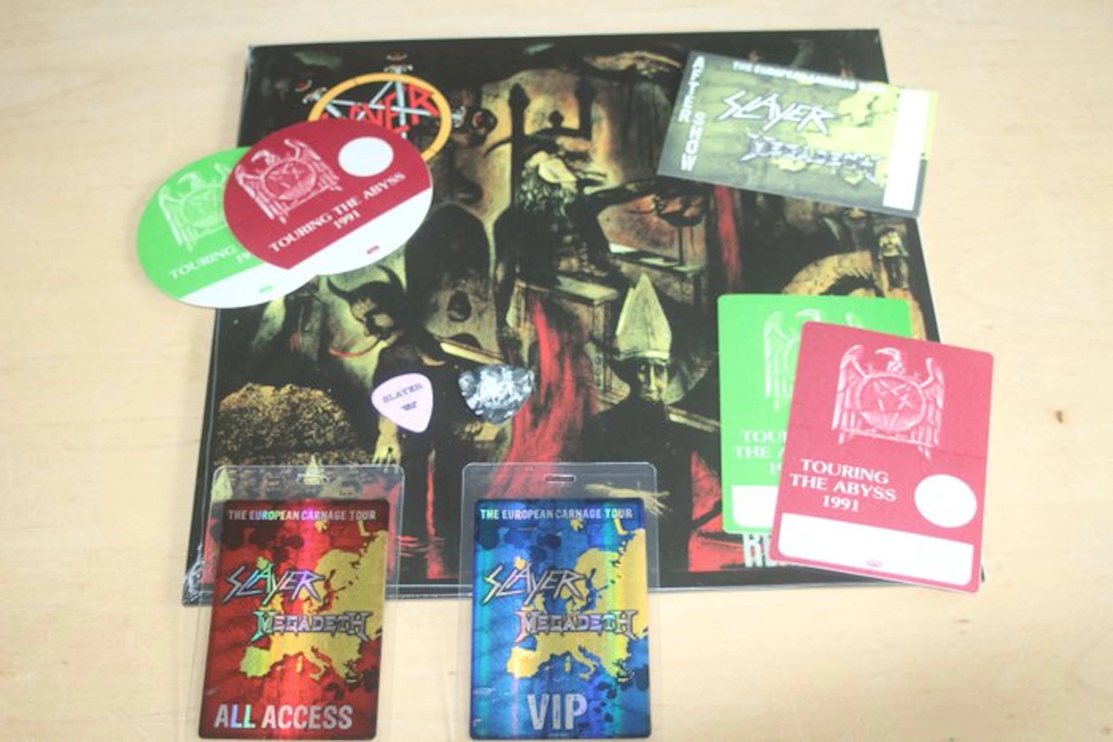 Slayer - Reign In Blood + Backstage Passes + Guitar Picks...