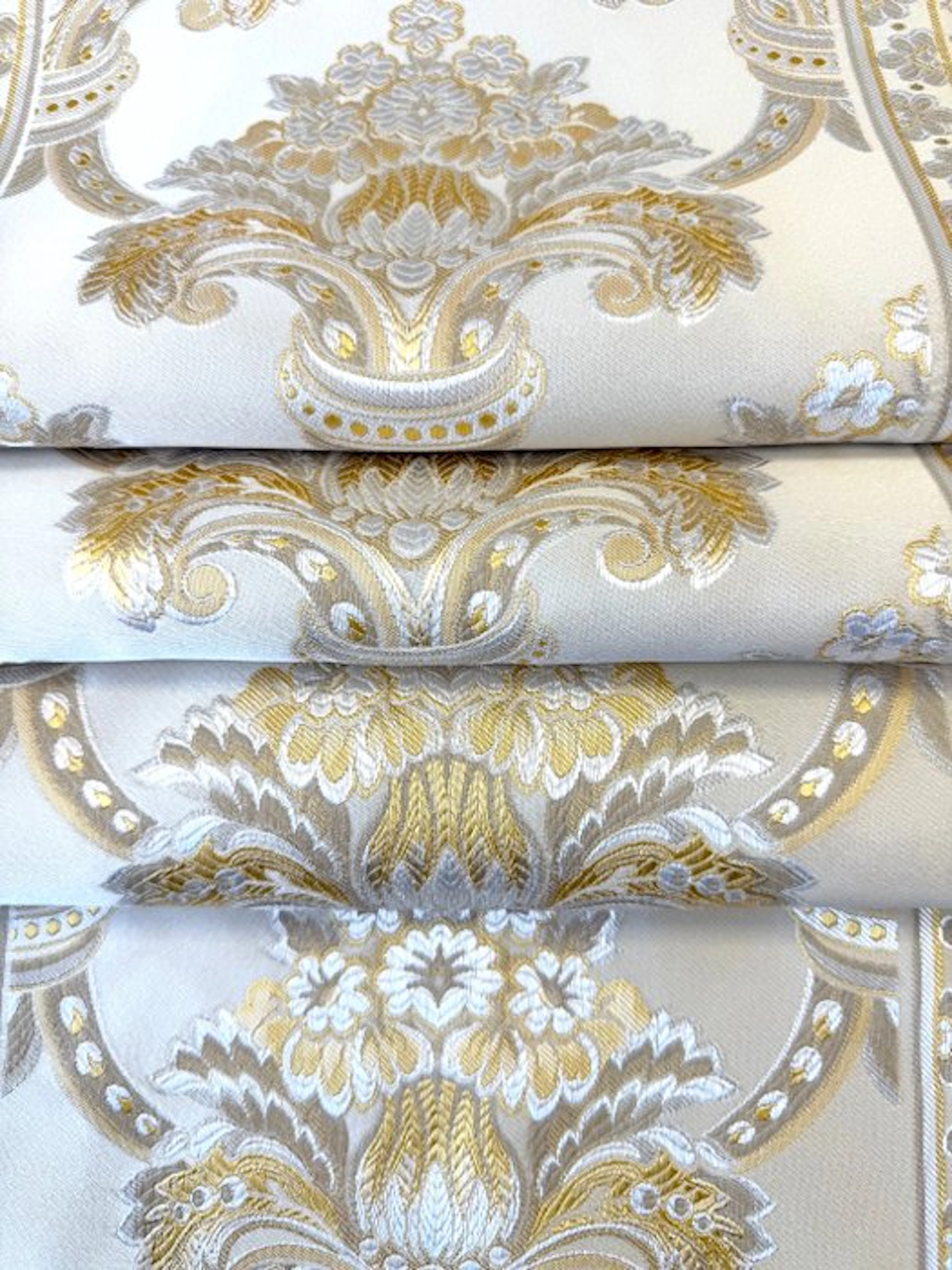 1735★ Fine jacquard fabric with Baroque ornamental...