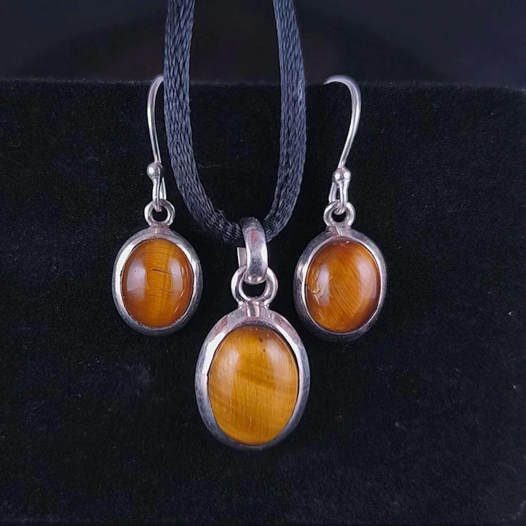 Silver - 2 piece jewellery set - Tiger's Eye COURAGE