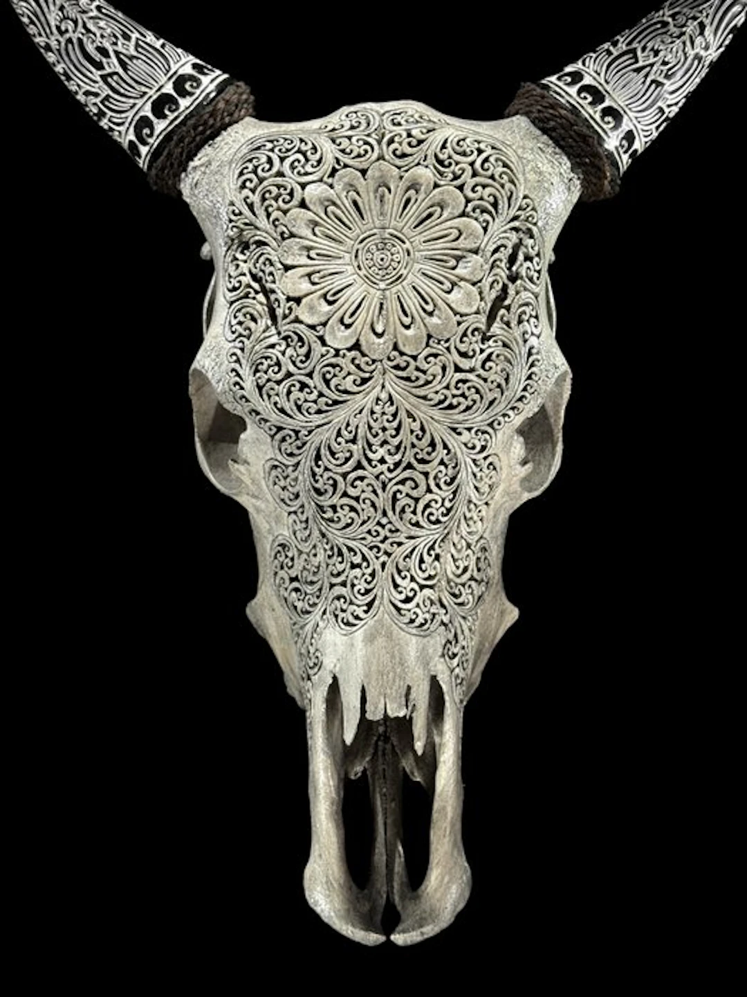 NO RESERVE PRICE - Authentic Grey Cow Skull with Bohemian...