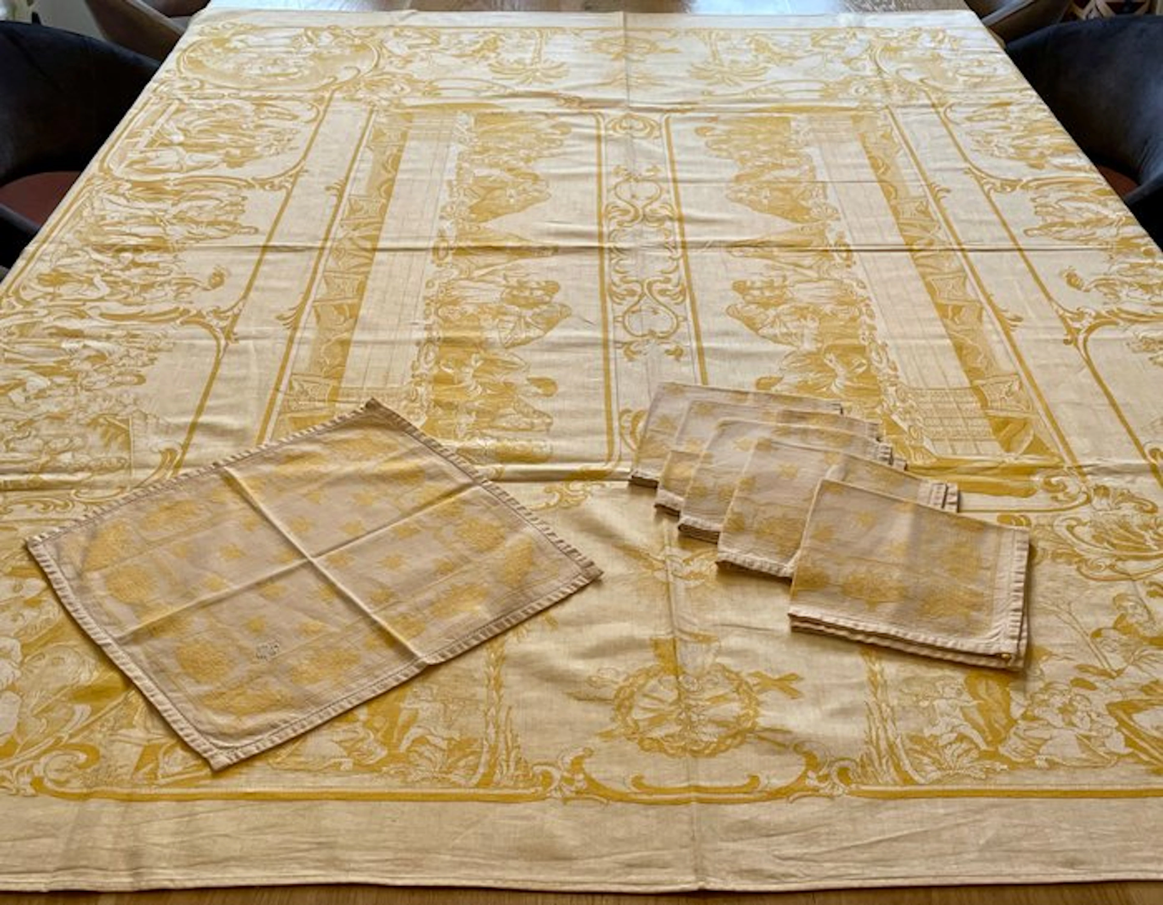 Jacquard weverij - Damasten tafellaken met 6 servetten...