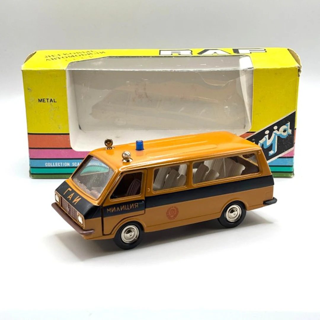 Novoexport 1:43 - Model car - USSR RAF-2203 Latvija...