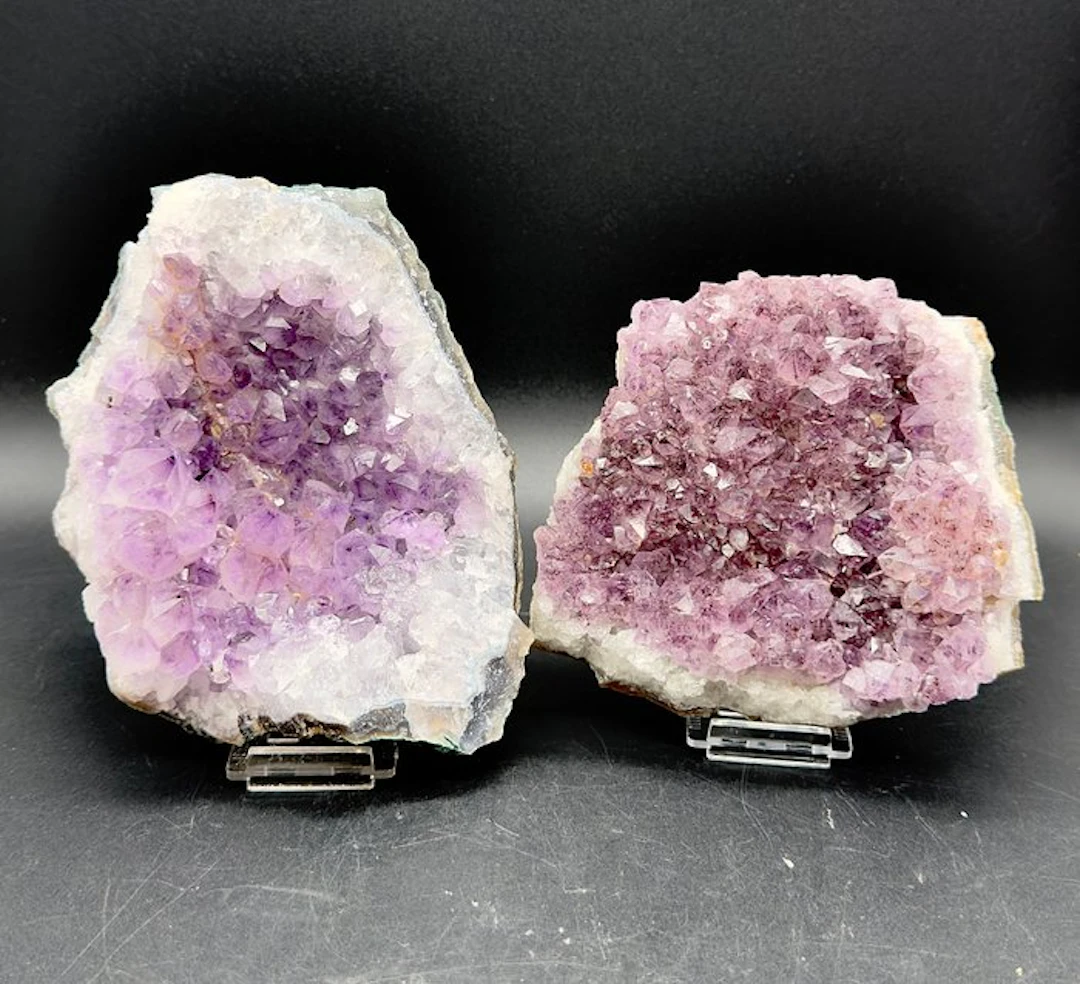 Amethyst Quartz Geode- 1600 g - (2)