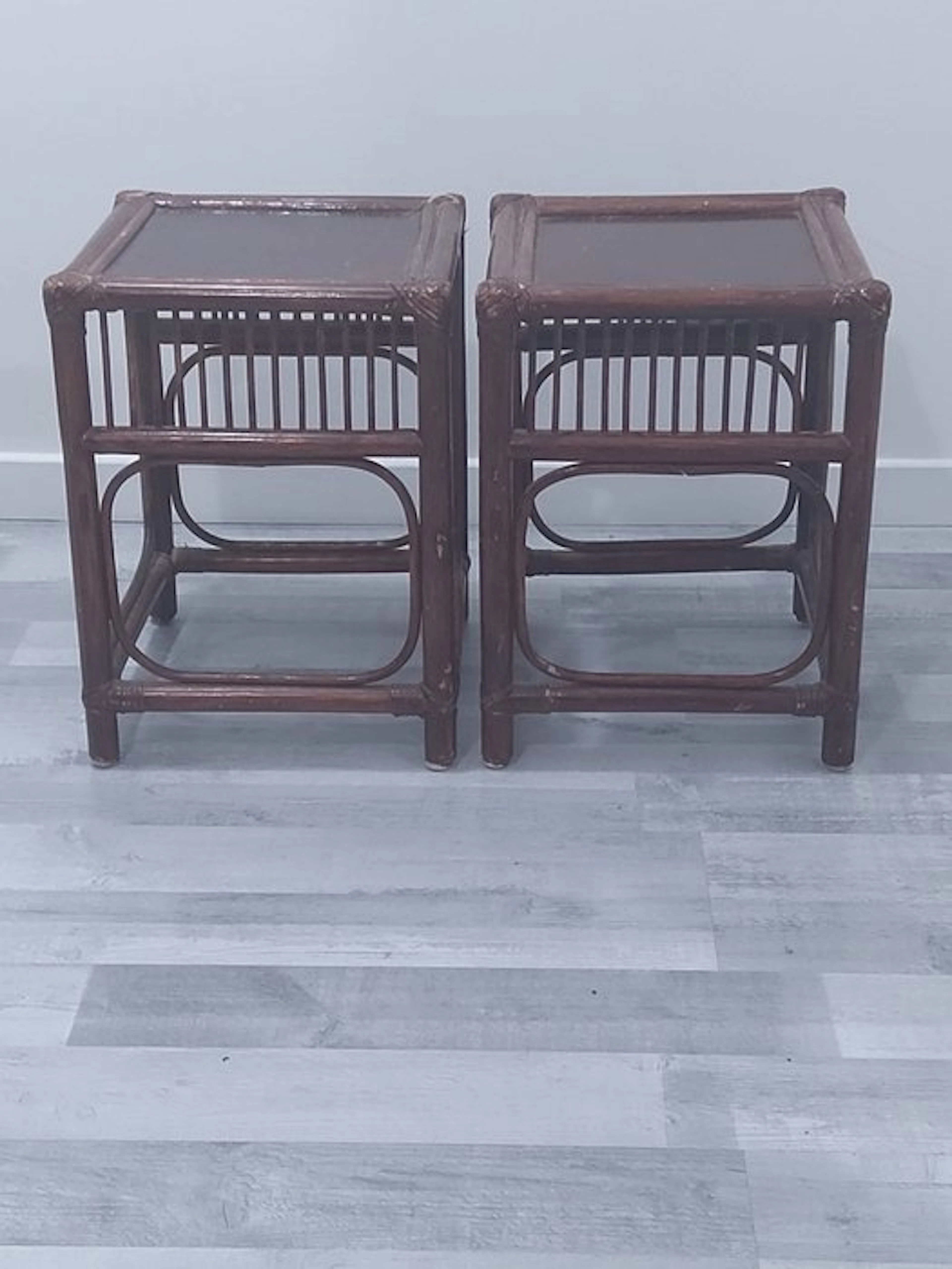Table (2) - Wood - Side wooden table