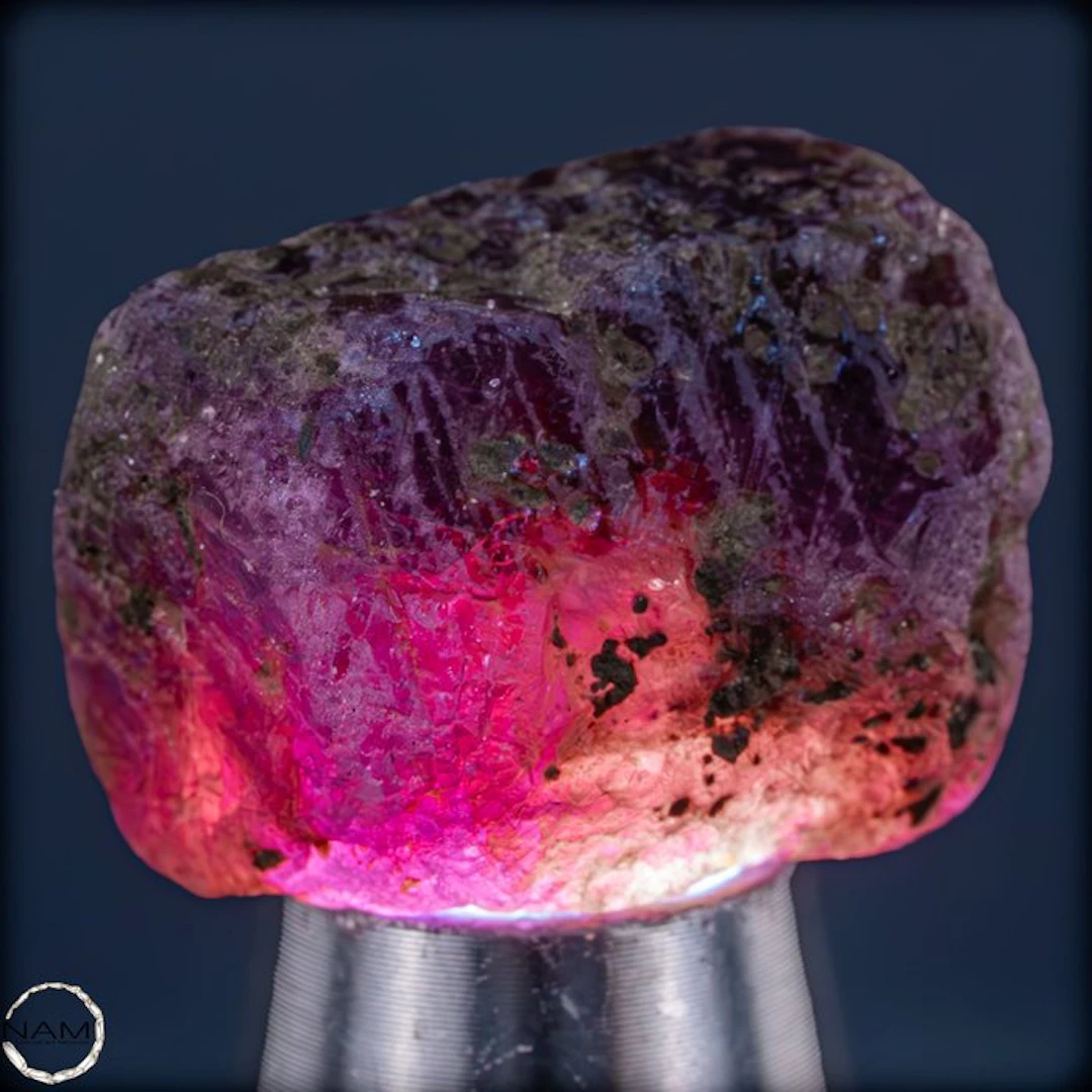 Natural padparadscha-colored sapphire – exceptionally...
