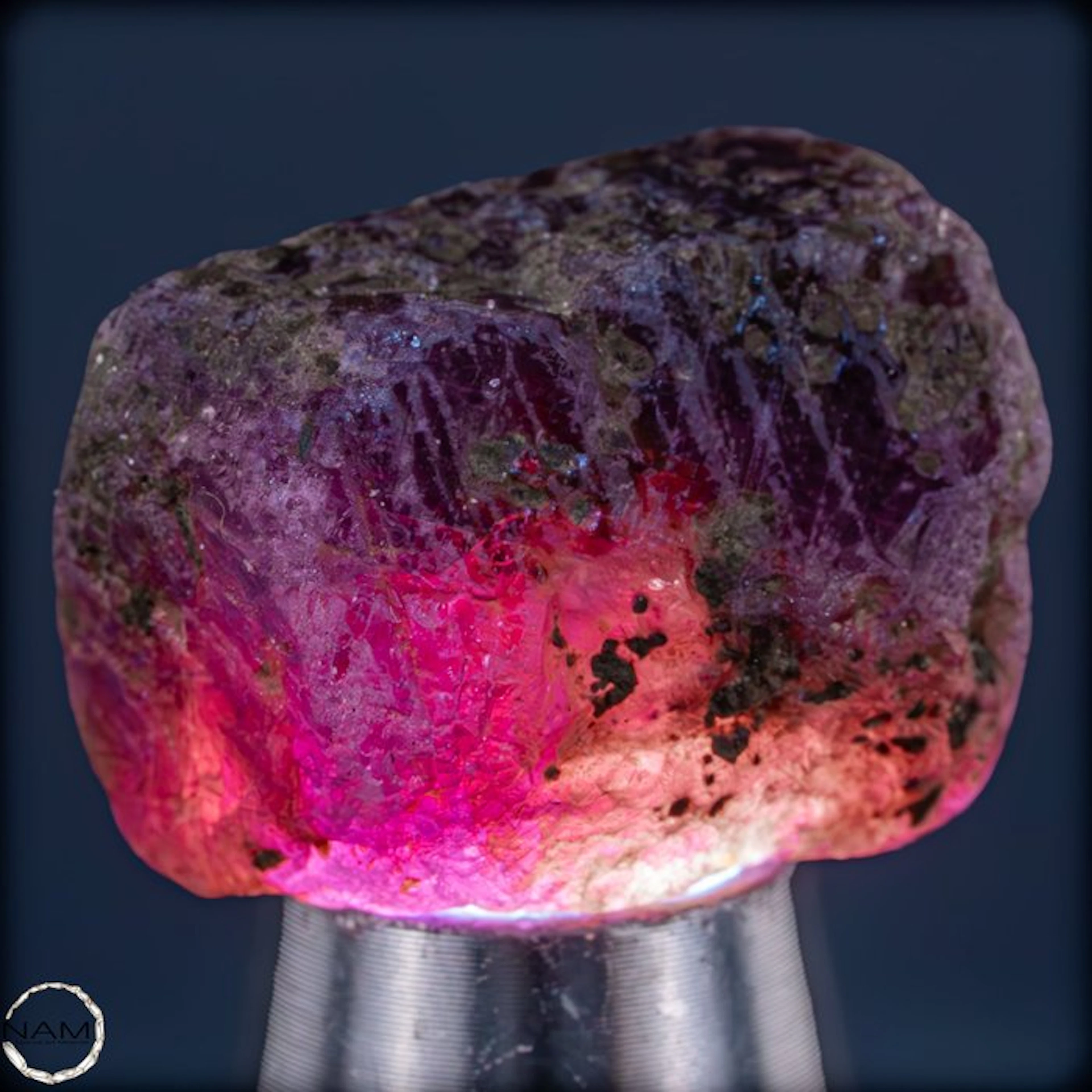 Natural padparadscha-colored sapphire – exceptionally...