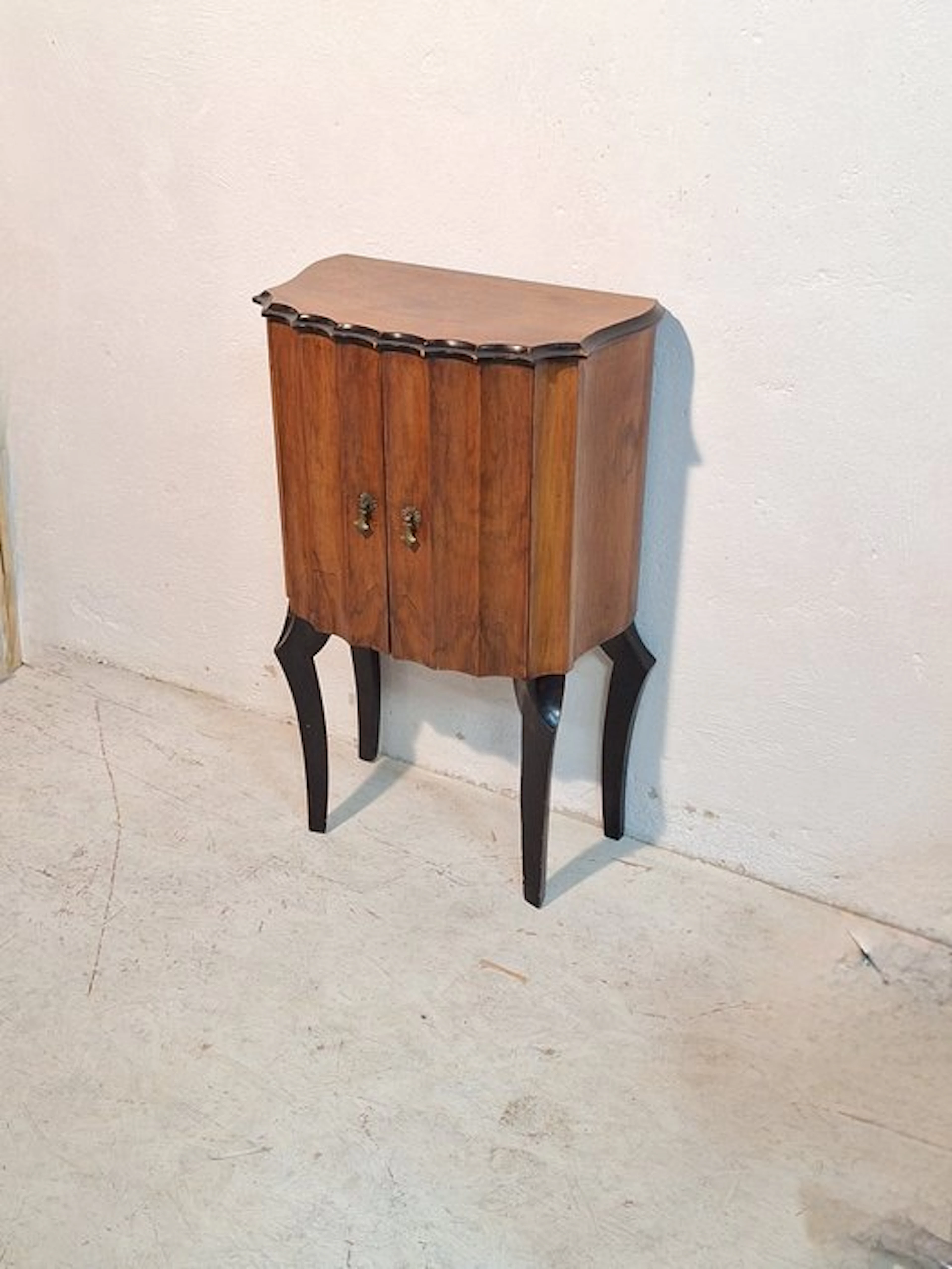 Cabinet - Walnut and black lacquer - Art Deco Container