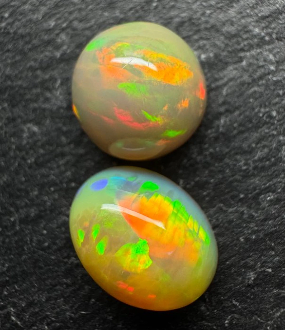 Opal Cabochons- 1 g - (2)