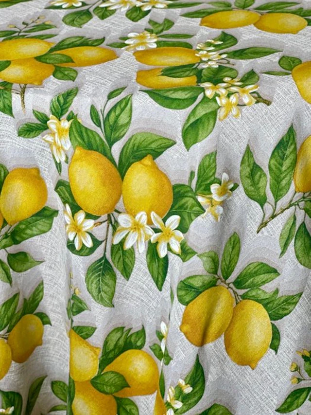 Tablecloth with a lemon blossom print for large tables