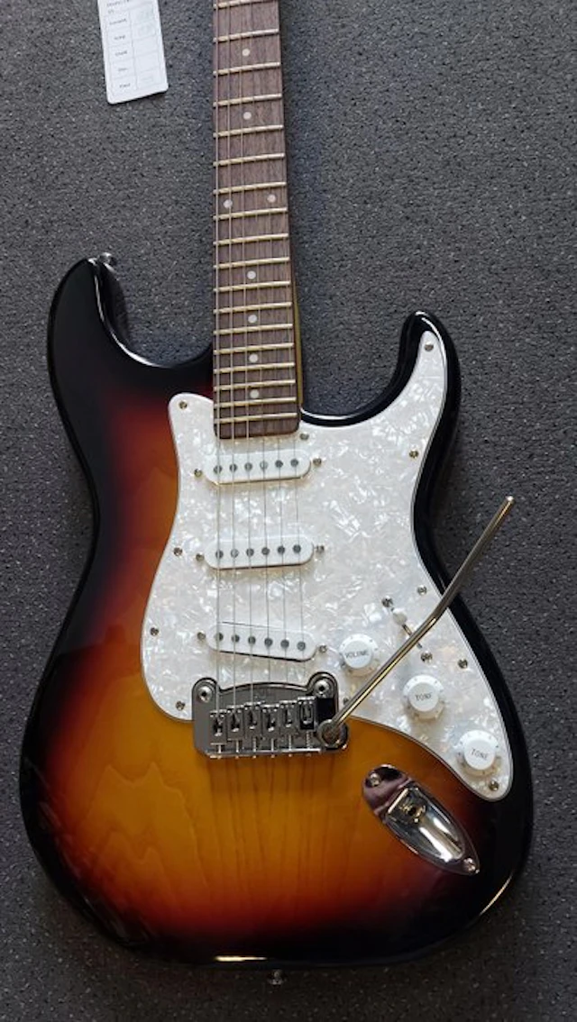 G&L - Tribute Series Legacy Sunburst - - Electric guitar