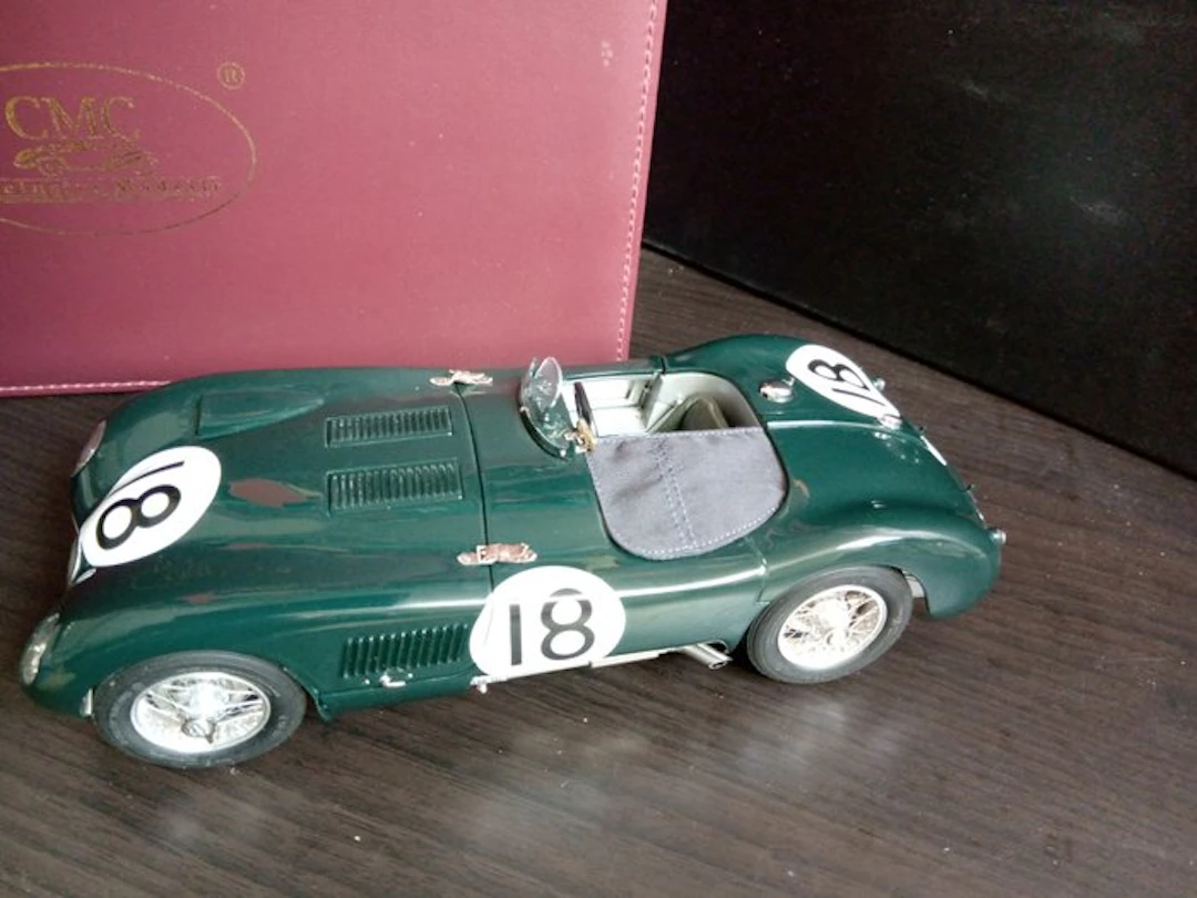 CMC 1:18 - Model race car - Jaguar C-Type - Sports No. 18
