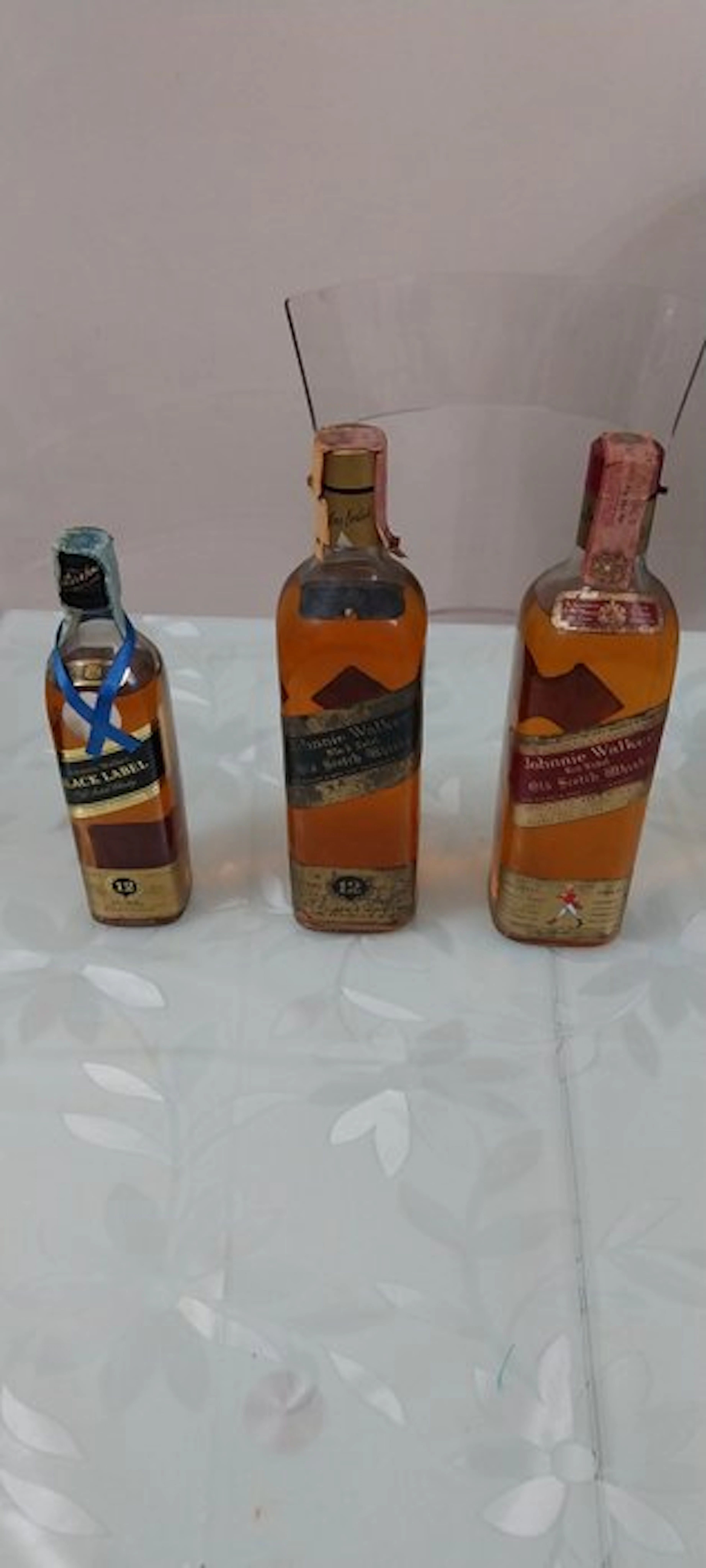 Johnnie Walker 12 years old Red & Black Label - b