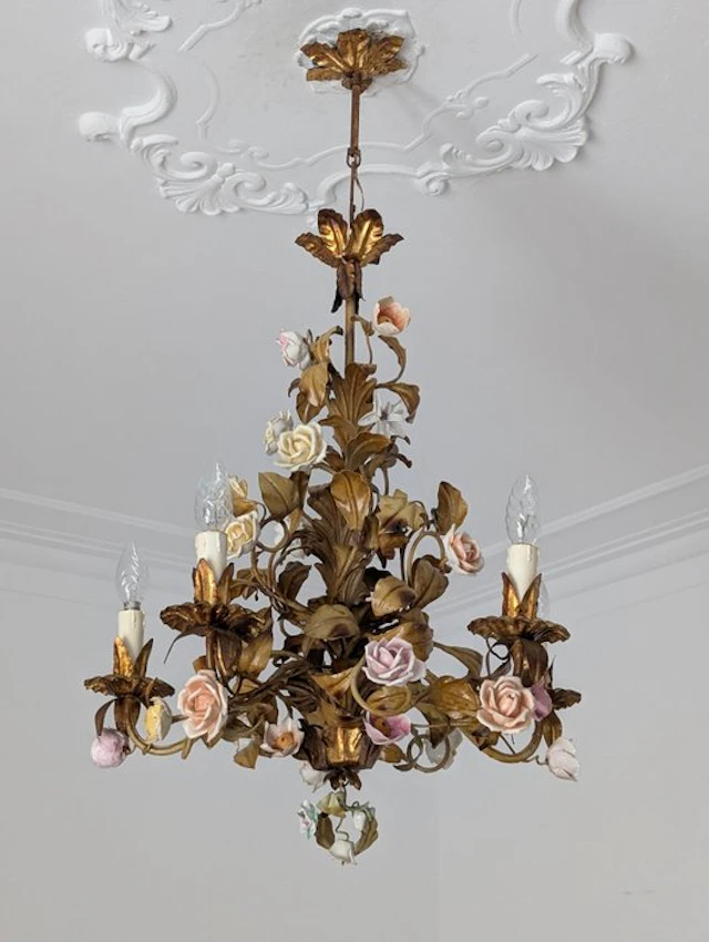 Chandelier - Iron - Ceramic rosettes