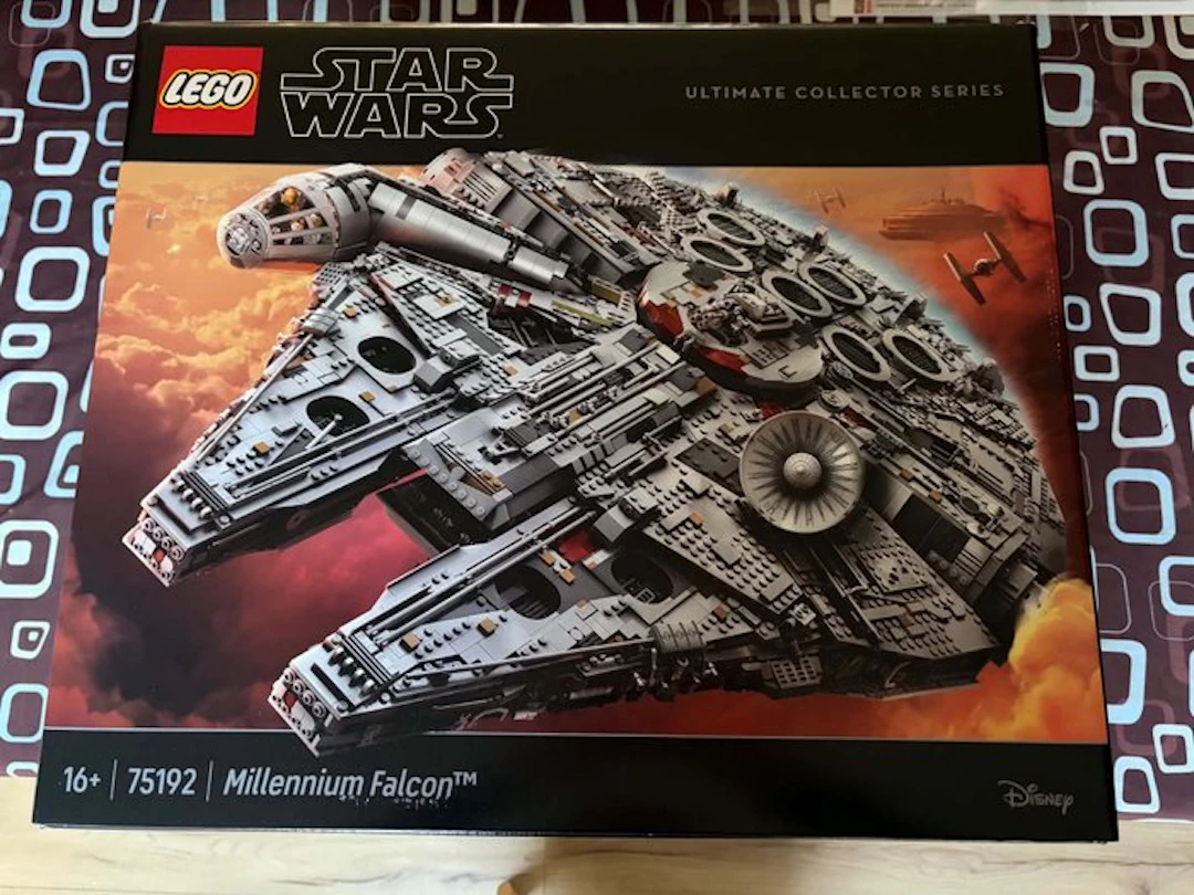LEGO Set - 75192 - Star Wars - Millennium Falcon