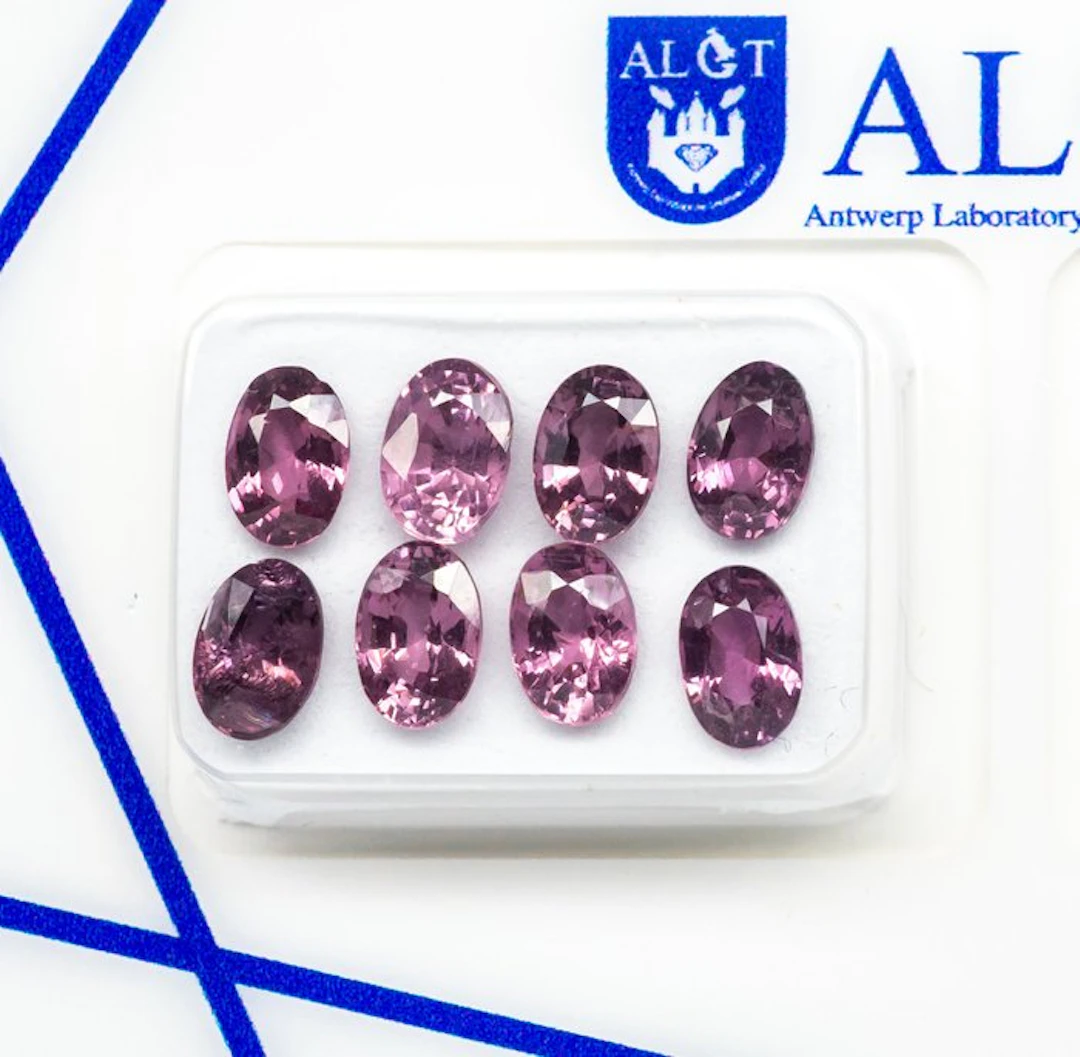 No reserve price - 8 pcs Spinel - 4.76 ct - Antwerp...