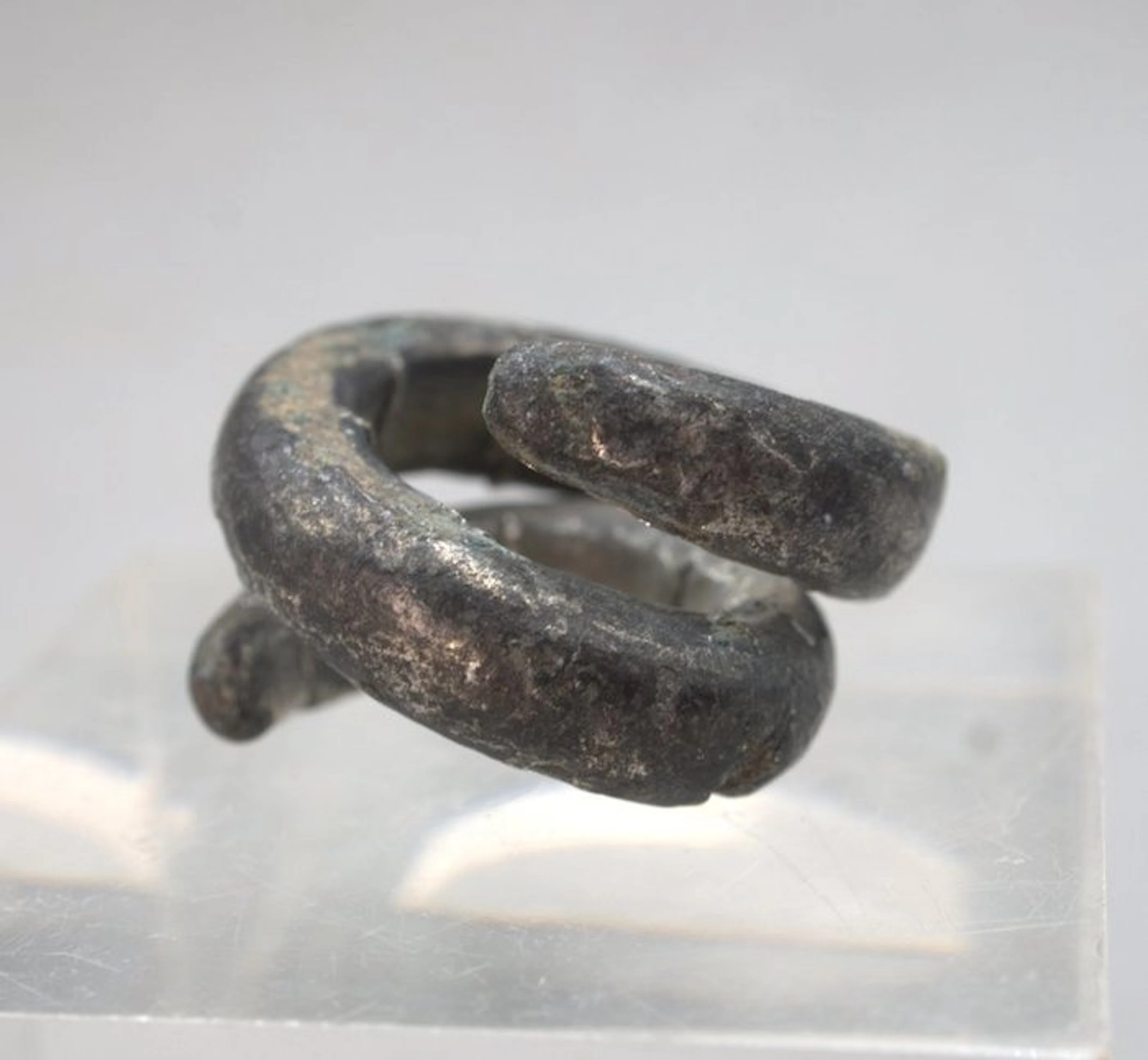 Bronze age Bronze Spiral ring - 18 mm