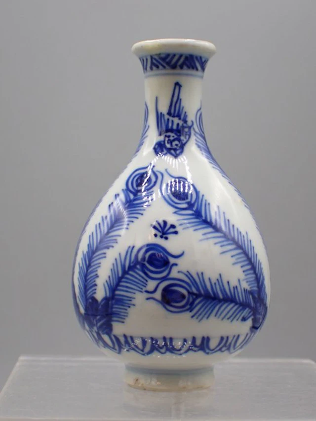 Vase - Porcelain - China - Kangxi (1662-1722) - Small hu vase (No