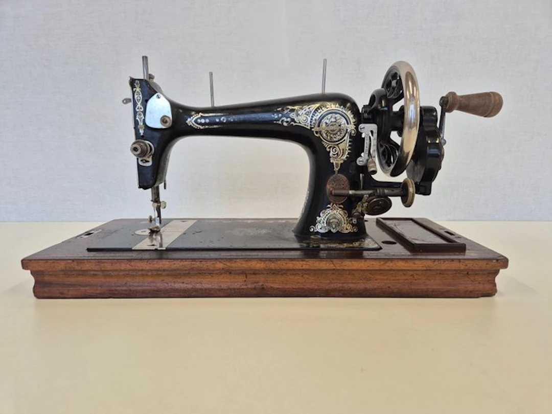 Winselmann Sewing machine - Wood, Metal