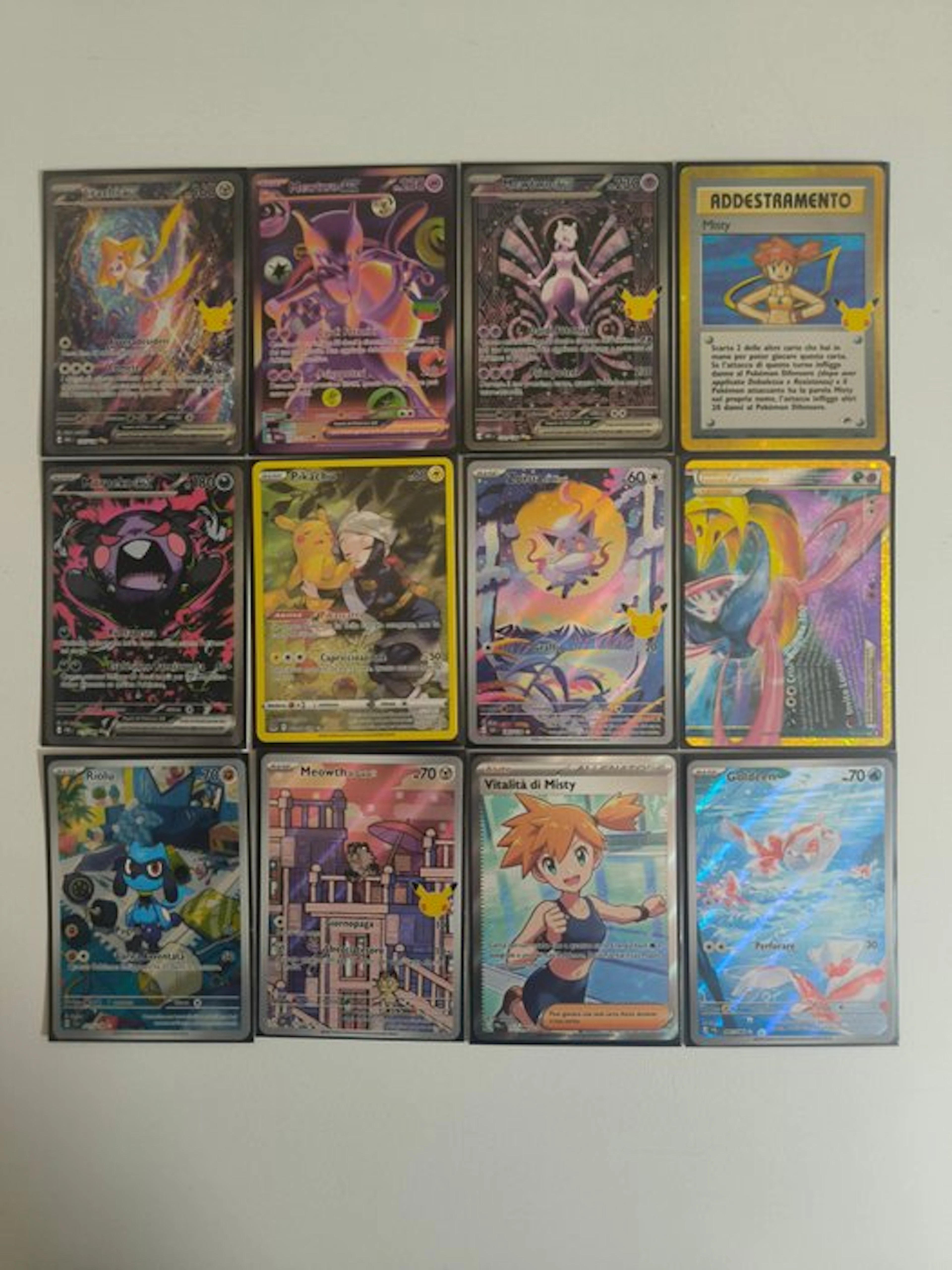 Pokémon - 12 Card - Mewtwo, Pikachu