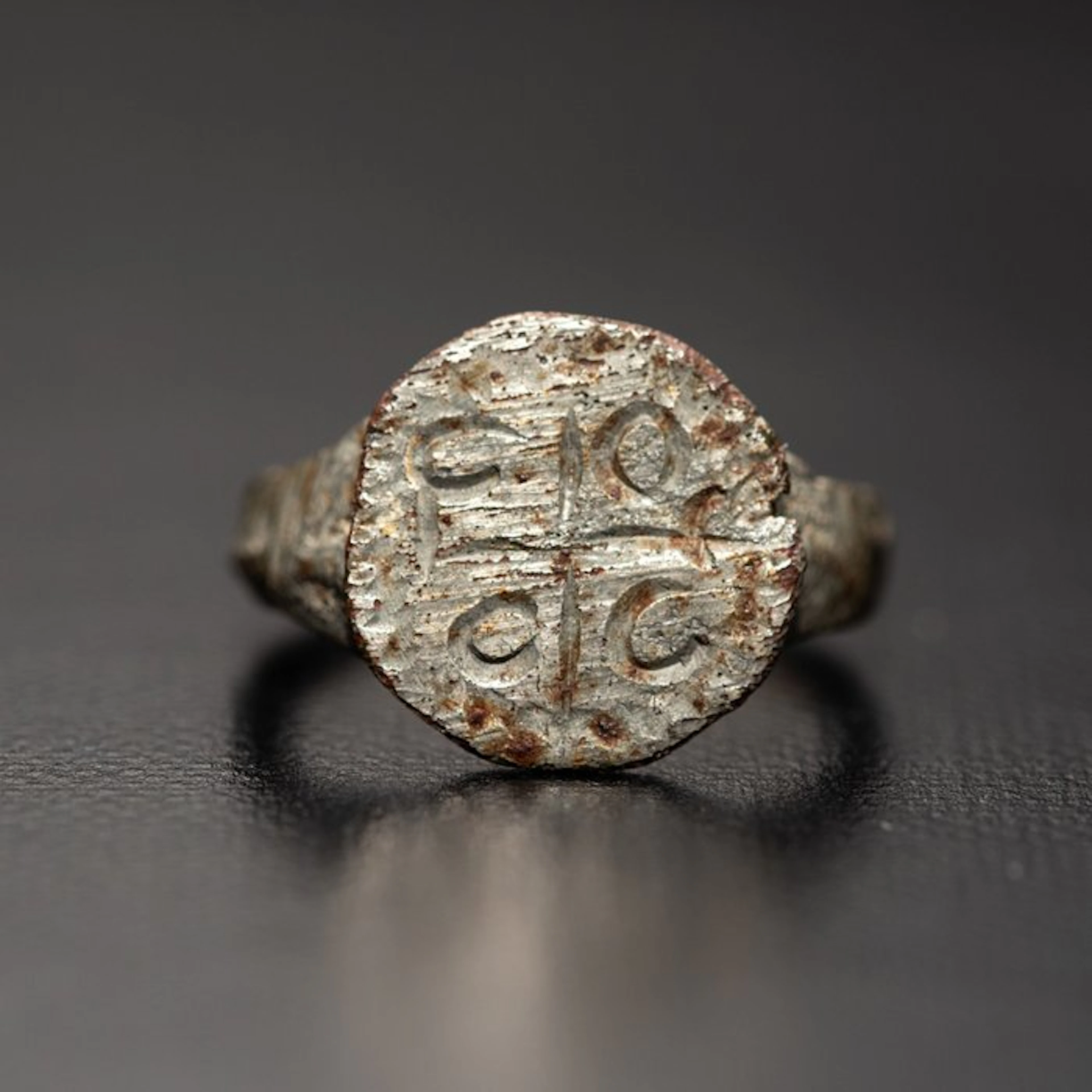 Byzantine Silver alloy / billon Signet Ring with...