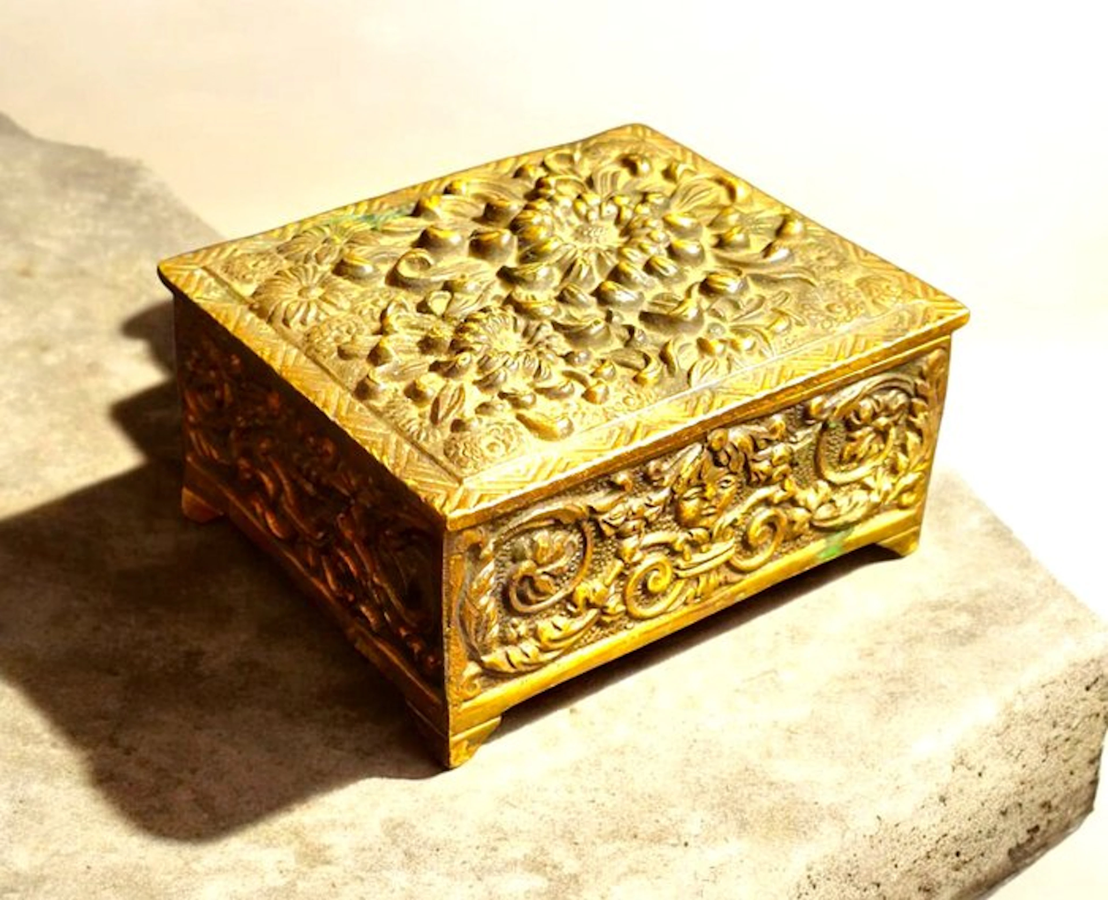 Jewellery box - Brass