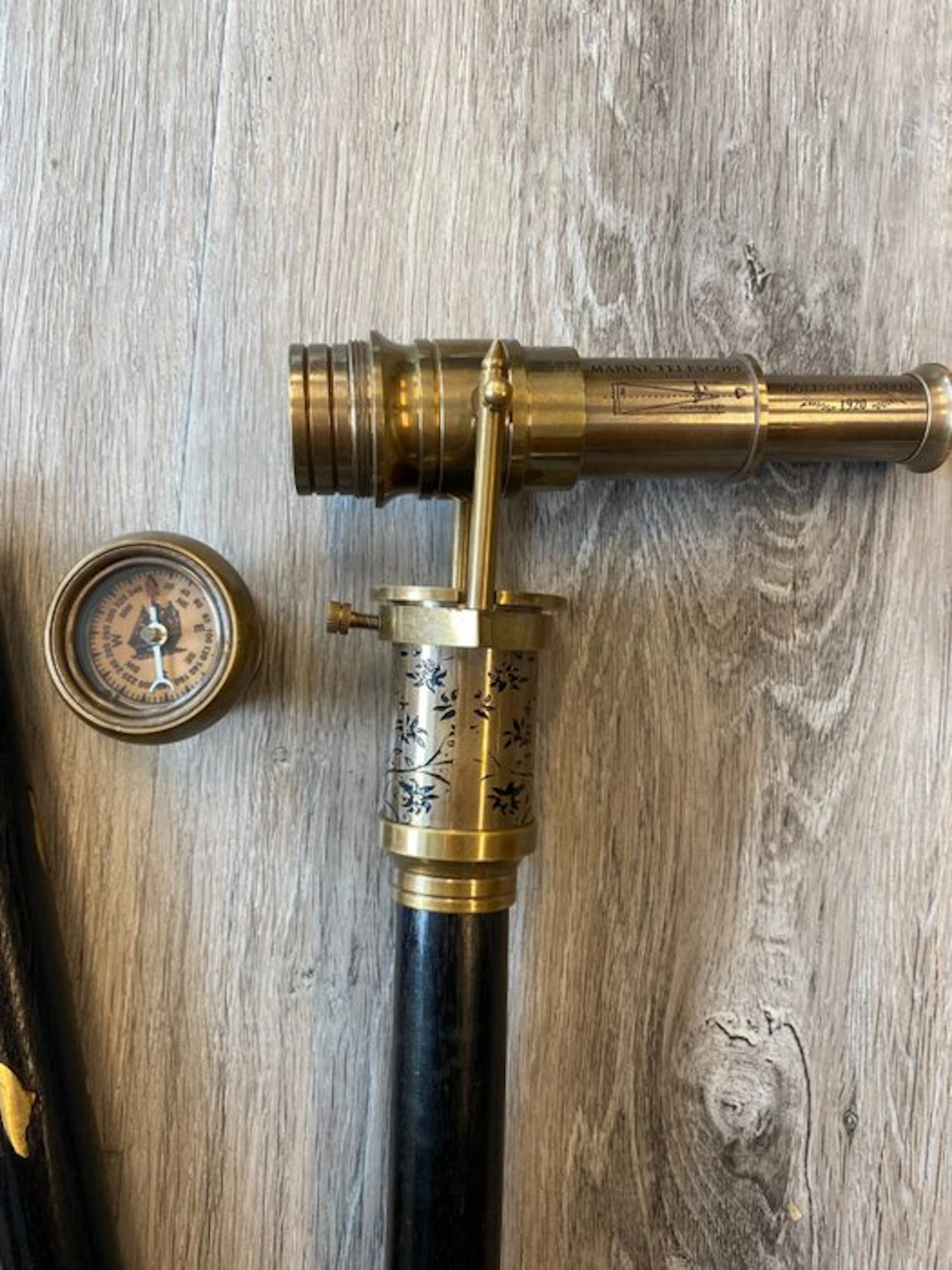 Walking stick - Brass, Wood