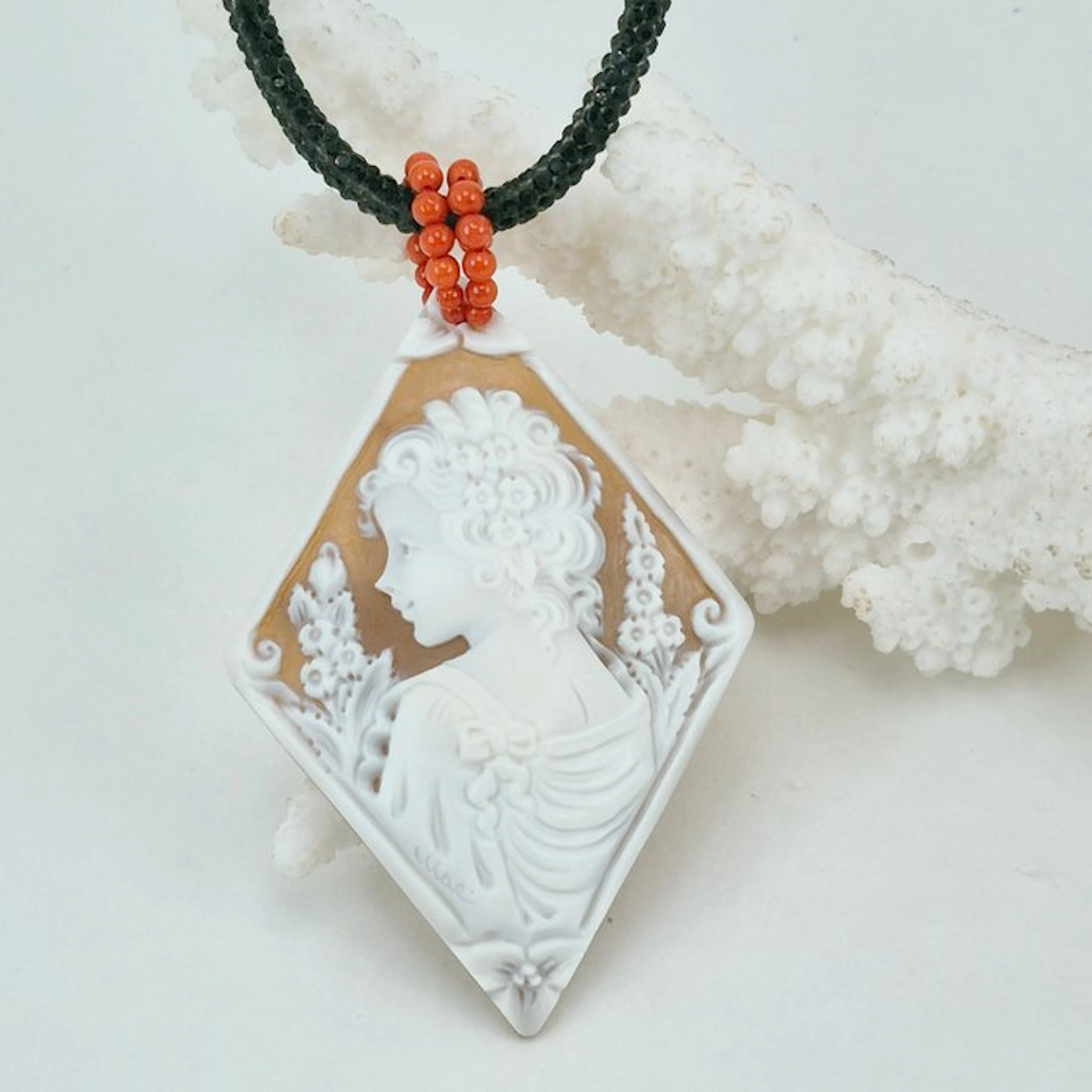 Coral - Silver, NO RESERVE PRICE - Cameo - Cameo and Coral
