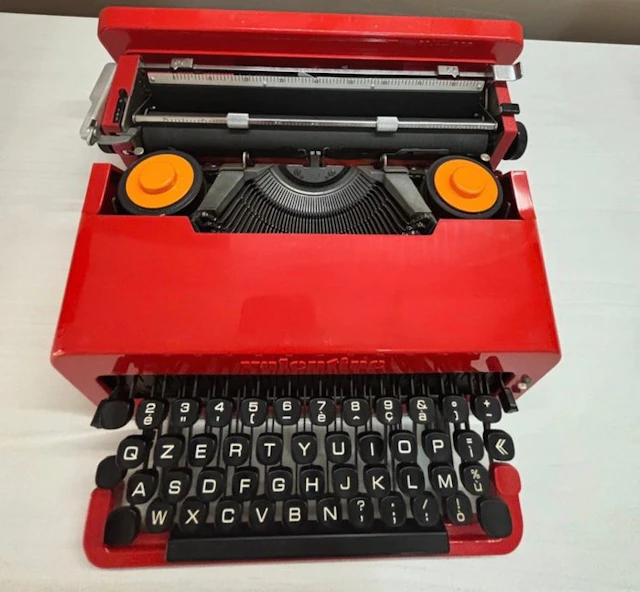 Ettore Sottsass, Perry King - Olivetti, Valentine - Typewriter - 1960-1970