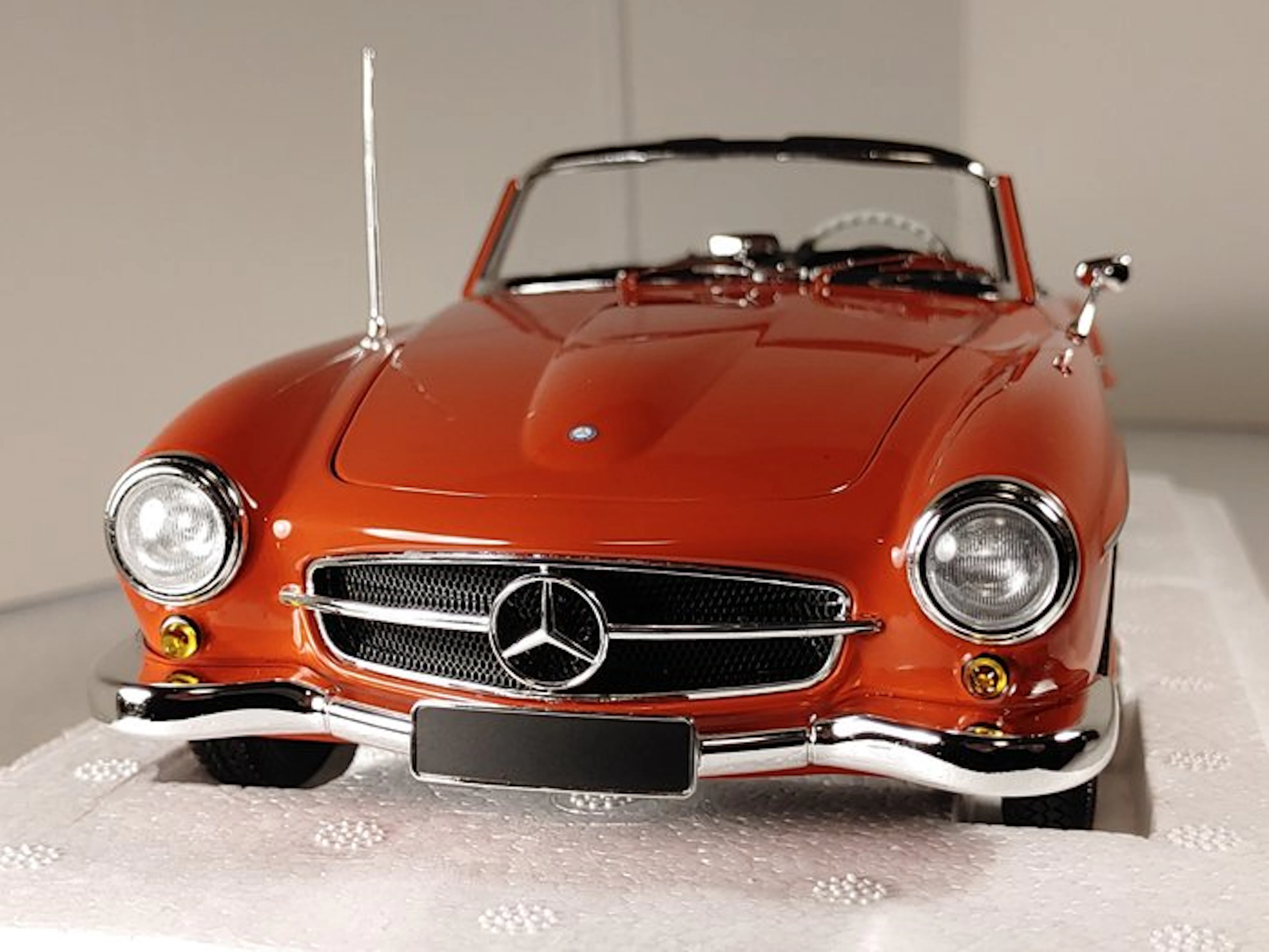 MiniChamps 1:18 - Model sports car - Mercedes-Benz 190 SL Roadster (W121) 1955