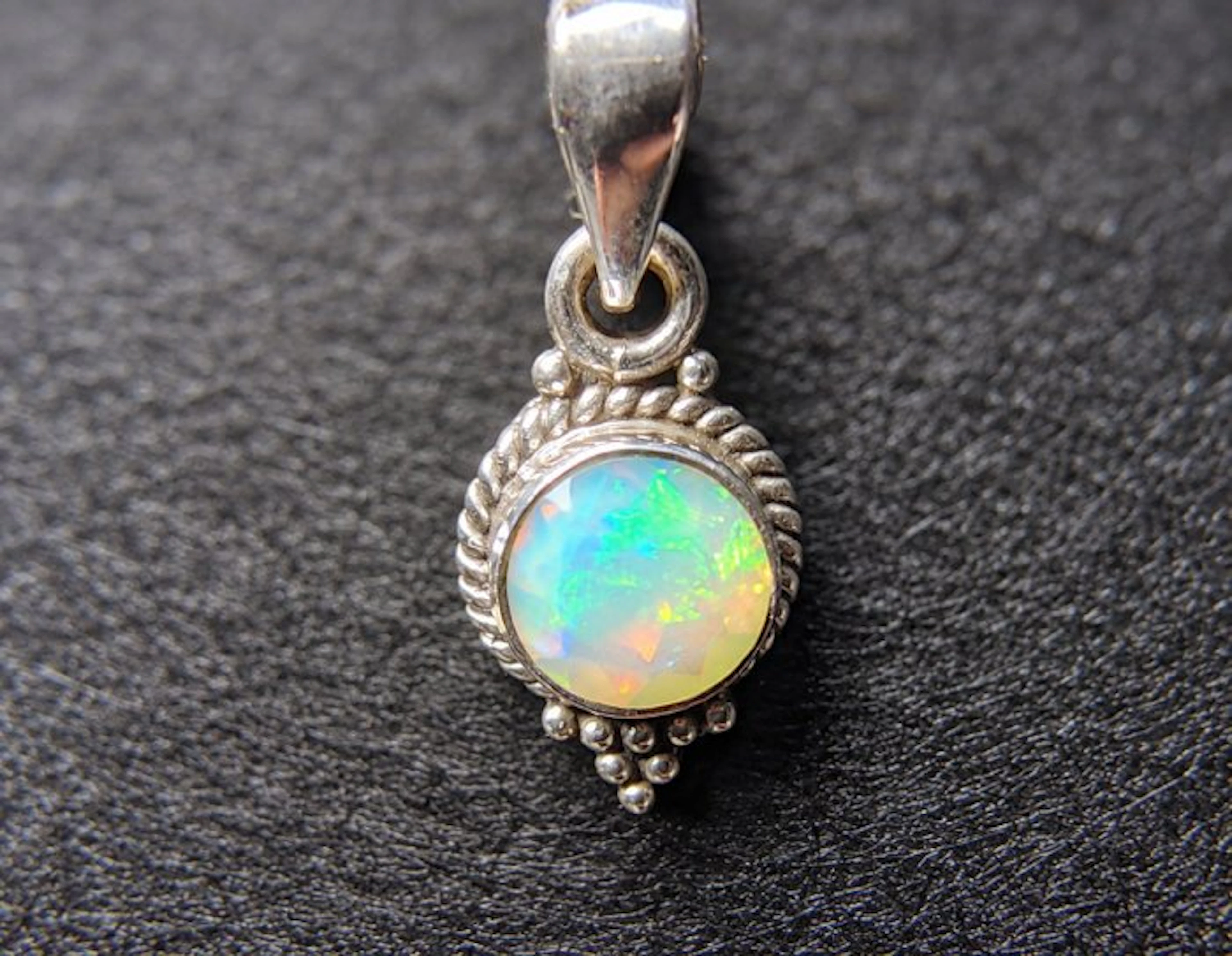 Sterling silver 925 necklace with pendant in natural...