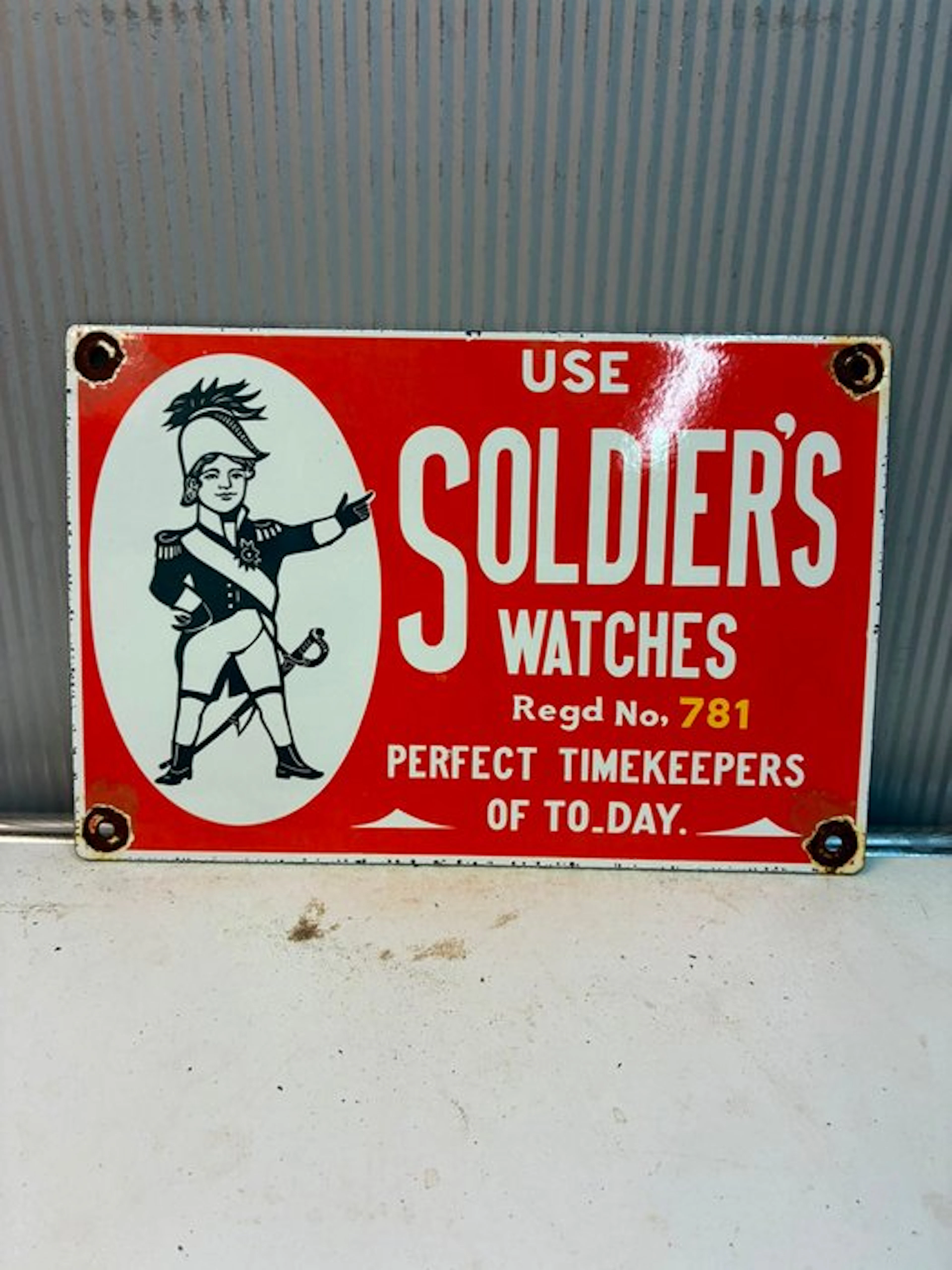 Soldier’s Watches – Perfect Timekeepers – Emaille...